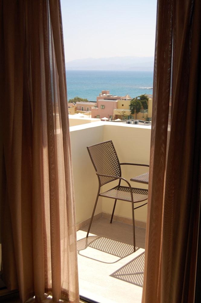 Golden Hotel 4*