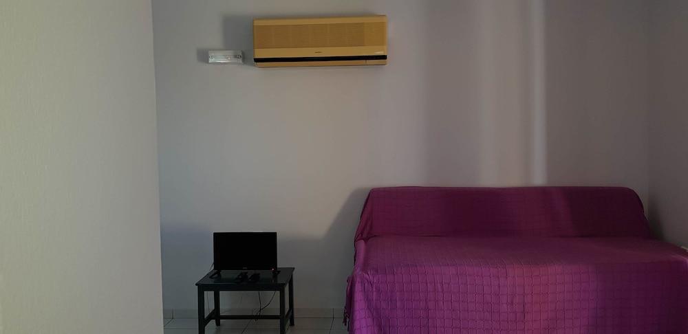 Zinovia Apartment Kato Daratso