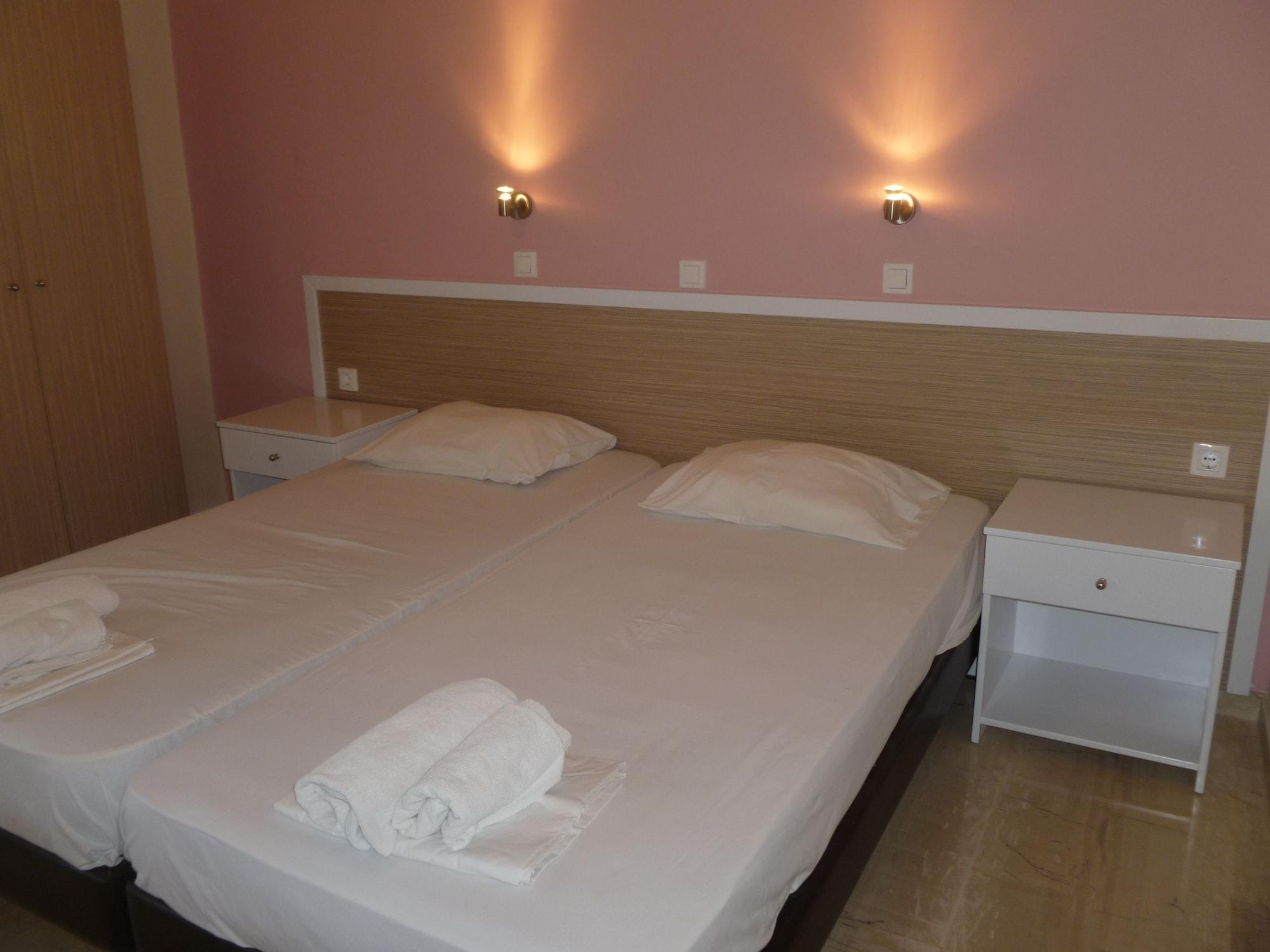 Costas & Chrysoula 3*