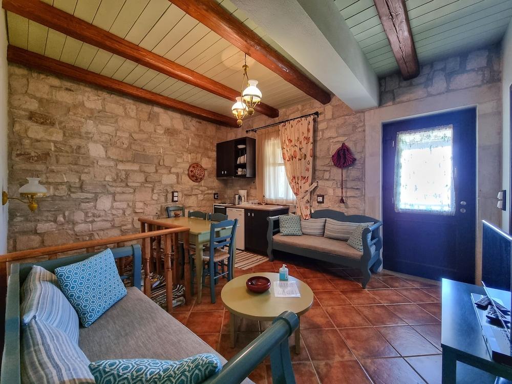 Asion Lithos Apartment *