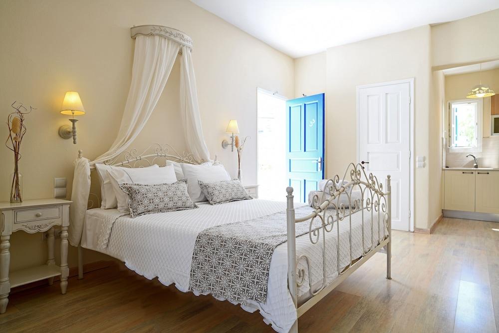 Erato Mykonos 3*