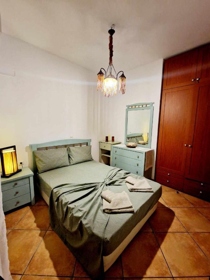 Apartment Ariel's House In *