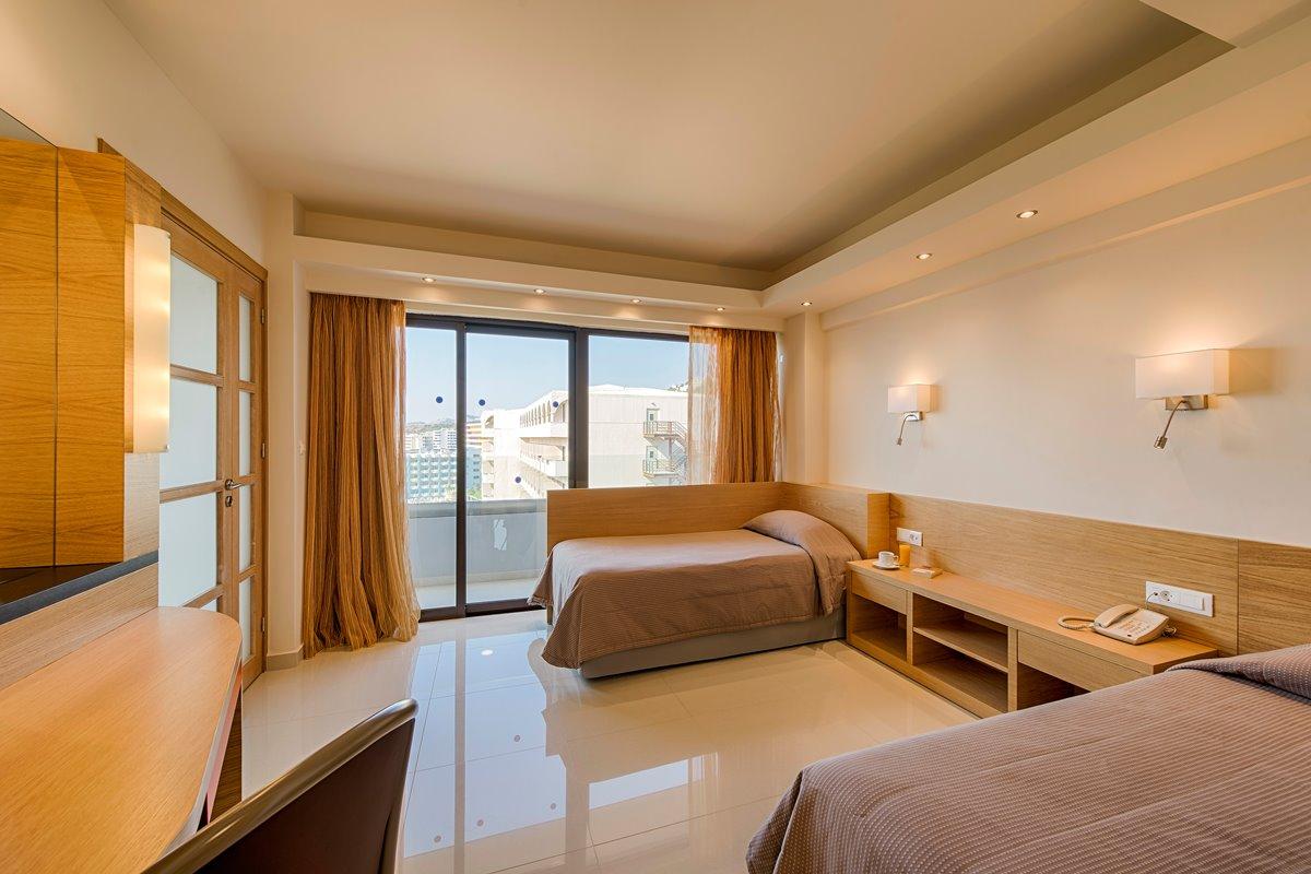 Hotel Esperos Mare &