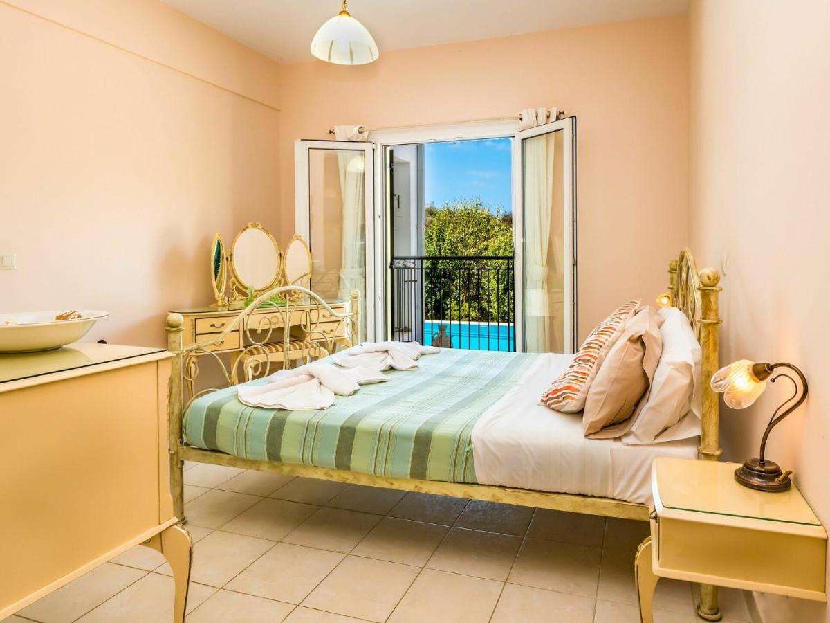 Di Giovanni By Posarellivillas Peritheia