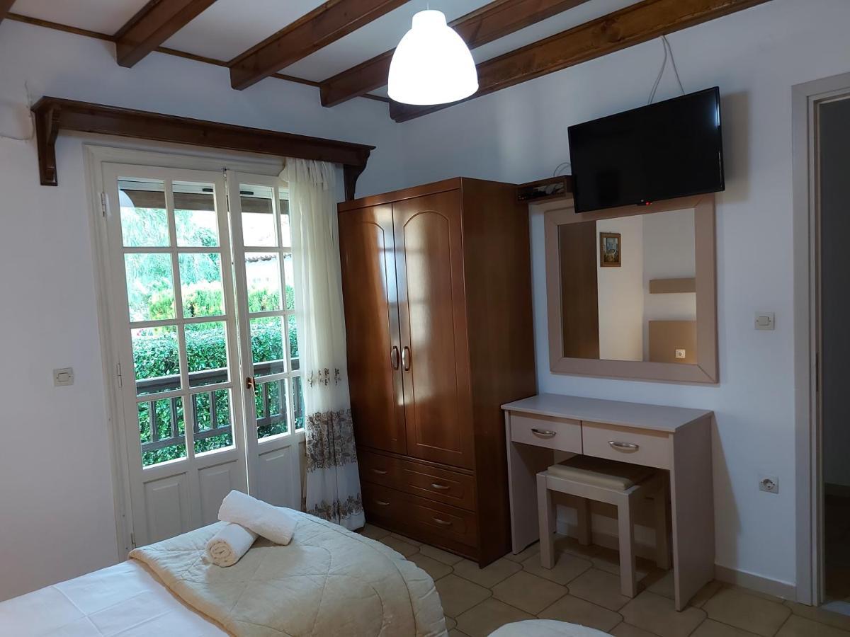 Giannoula Apts *