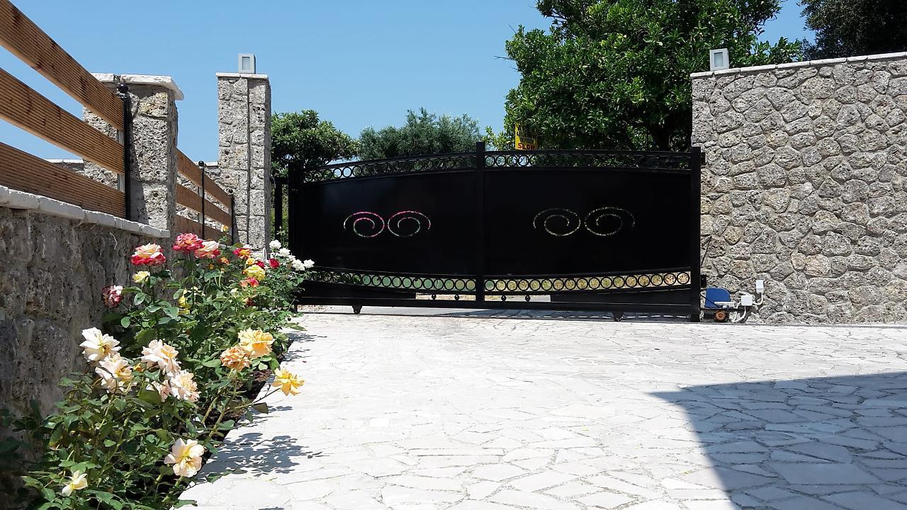 Achillion Luxury Corfu & *