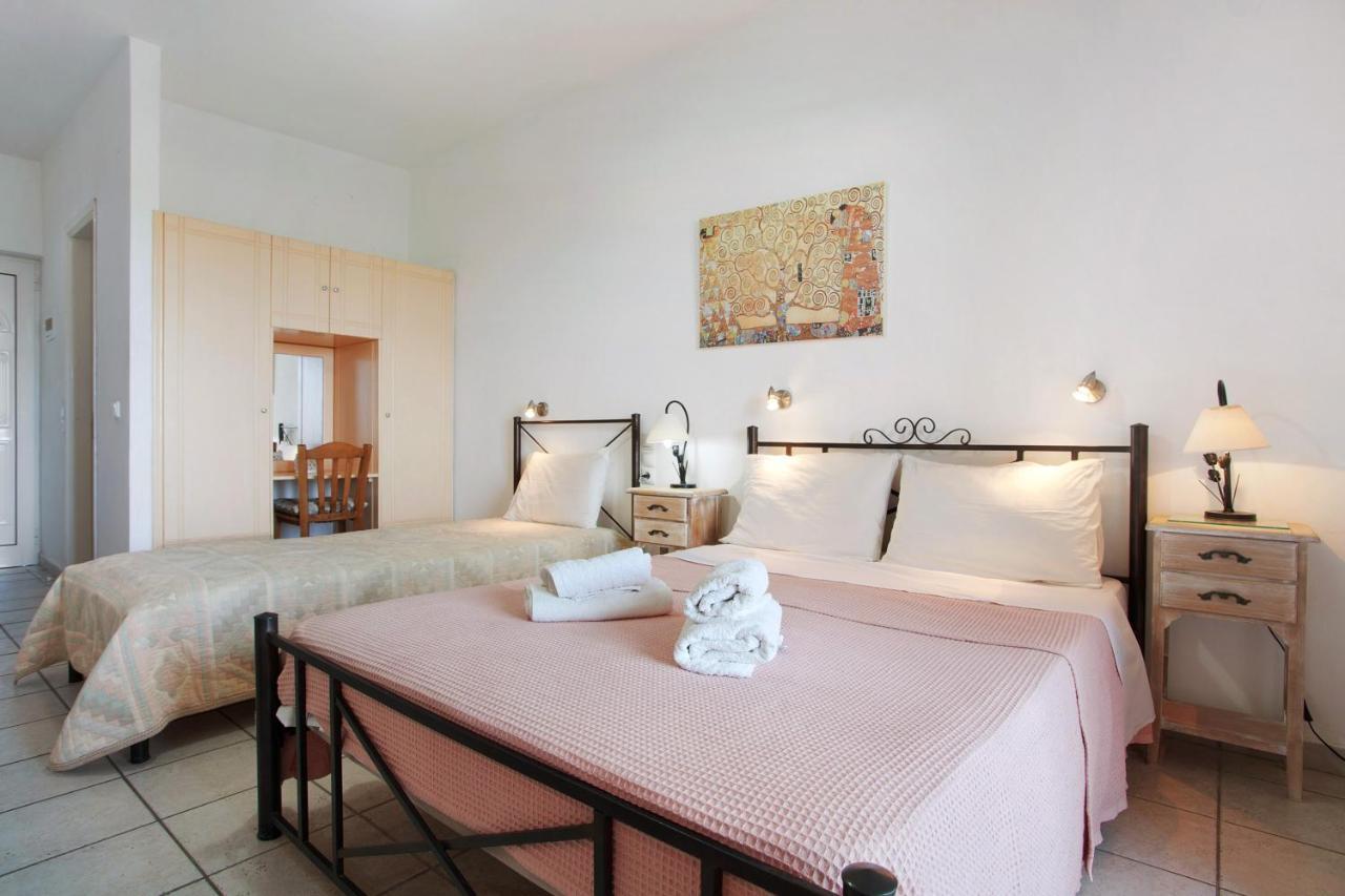 Yiannis 4 *