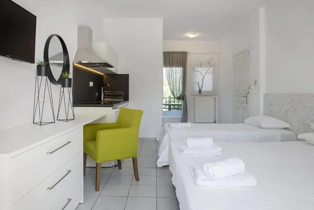 Aparthotel Papanikolaou *