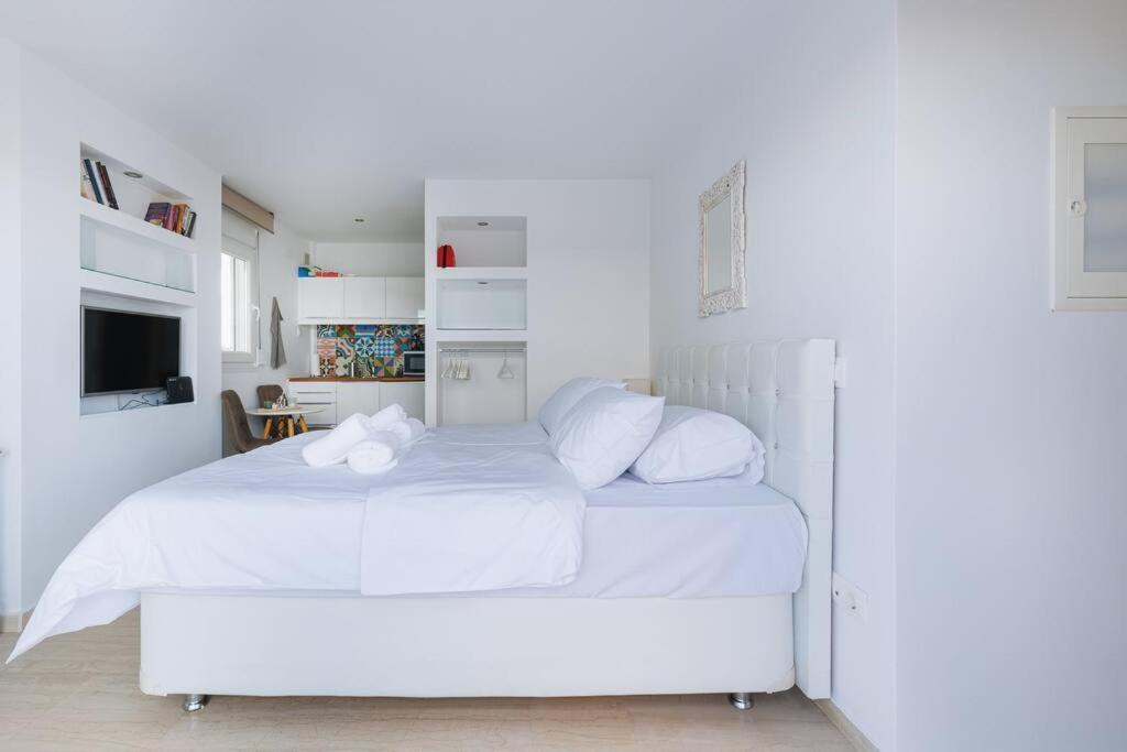 Amazing Rooftop With Large Private Balcony * Athens