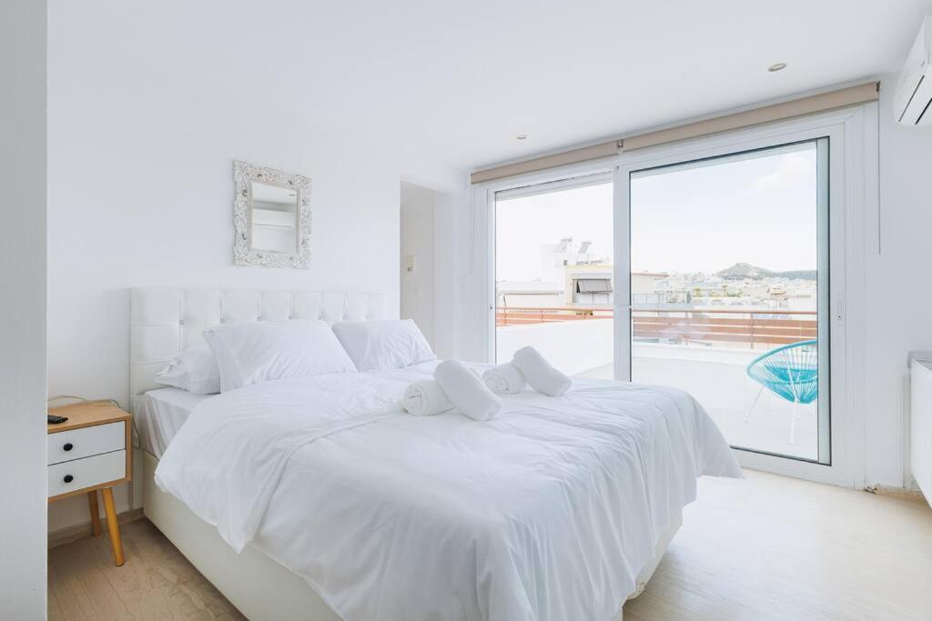 Amazing Rooftop With Large Private Balcony Apartment