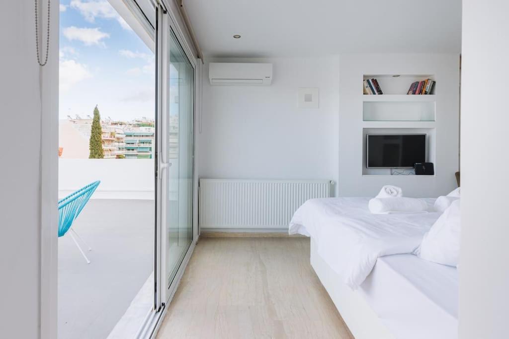 Apartment Amazing Rooftop With Large Private Balcony *