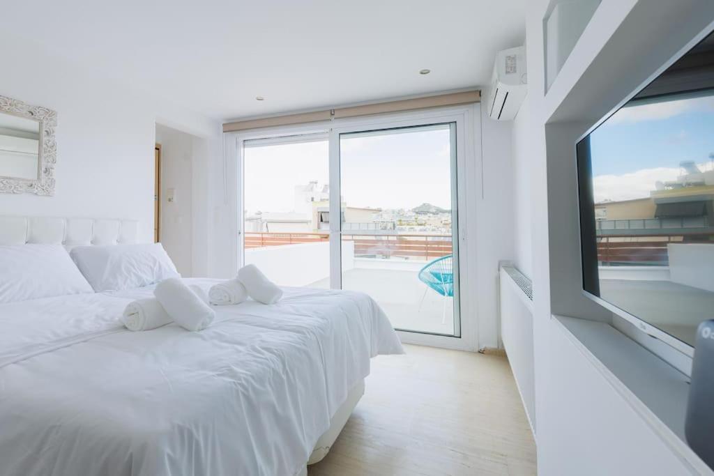Apartment Amazing Rooftop With Large Private Balcony *