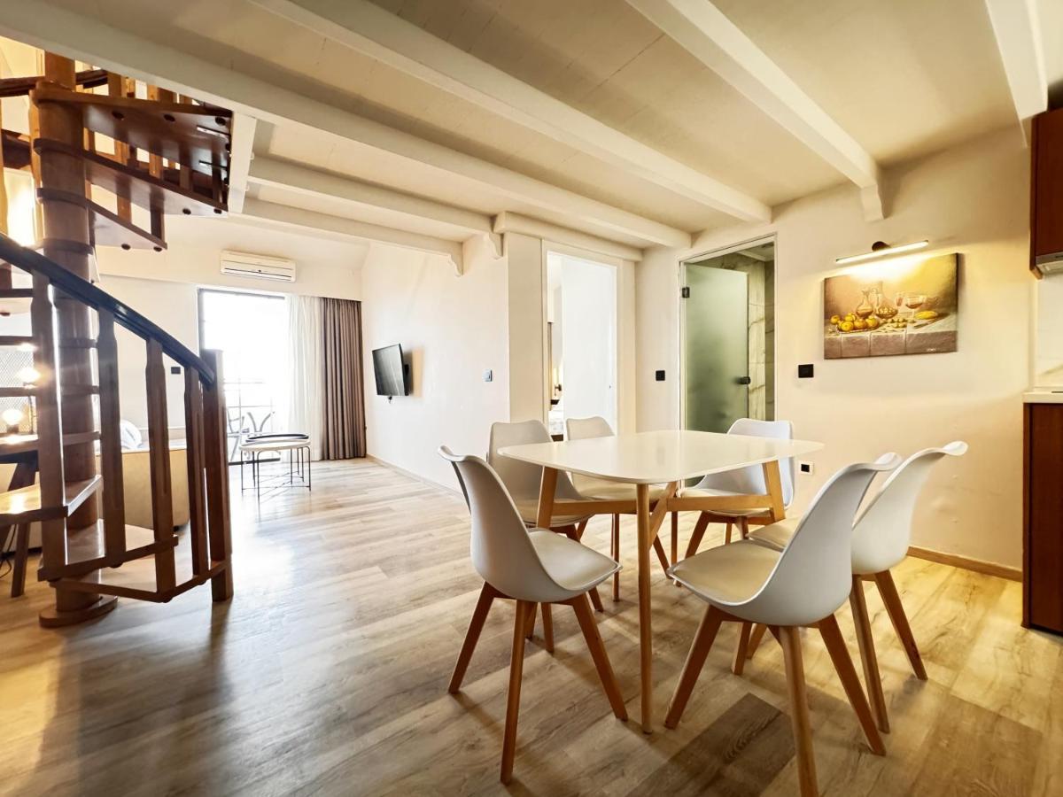 Elina Aparthotel 3*