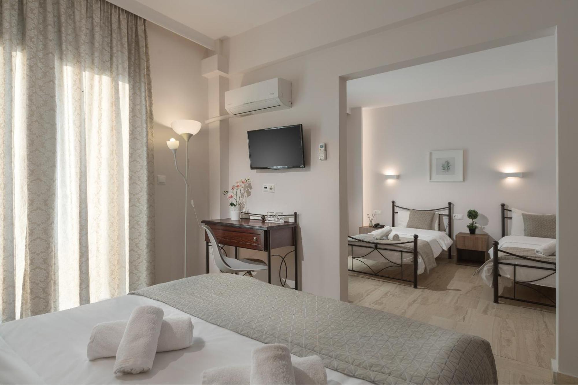 Minavra 2* Athens