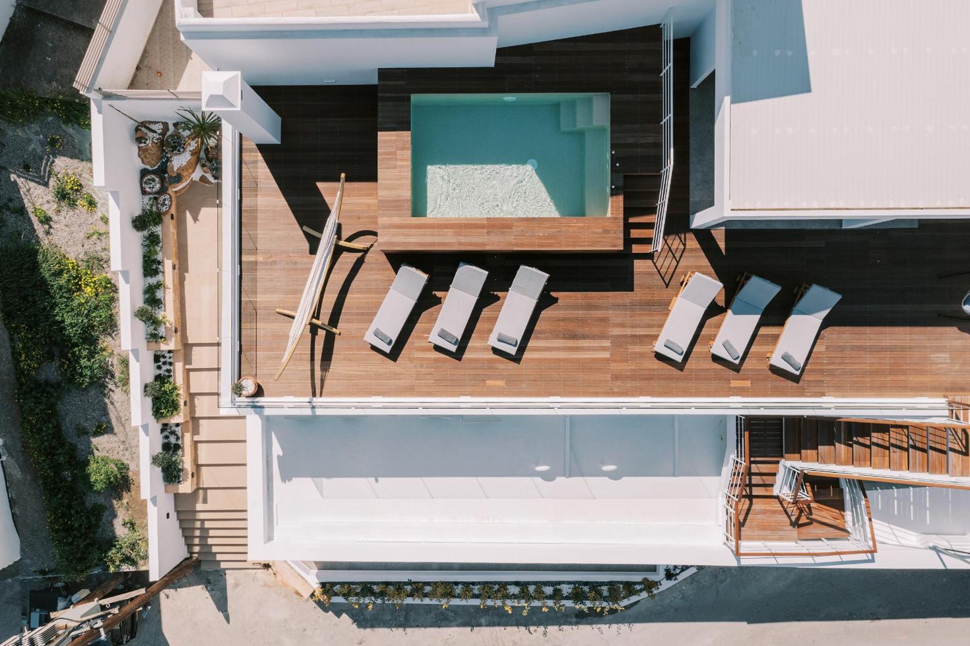 Square Luxury Villa *
