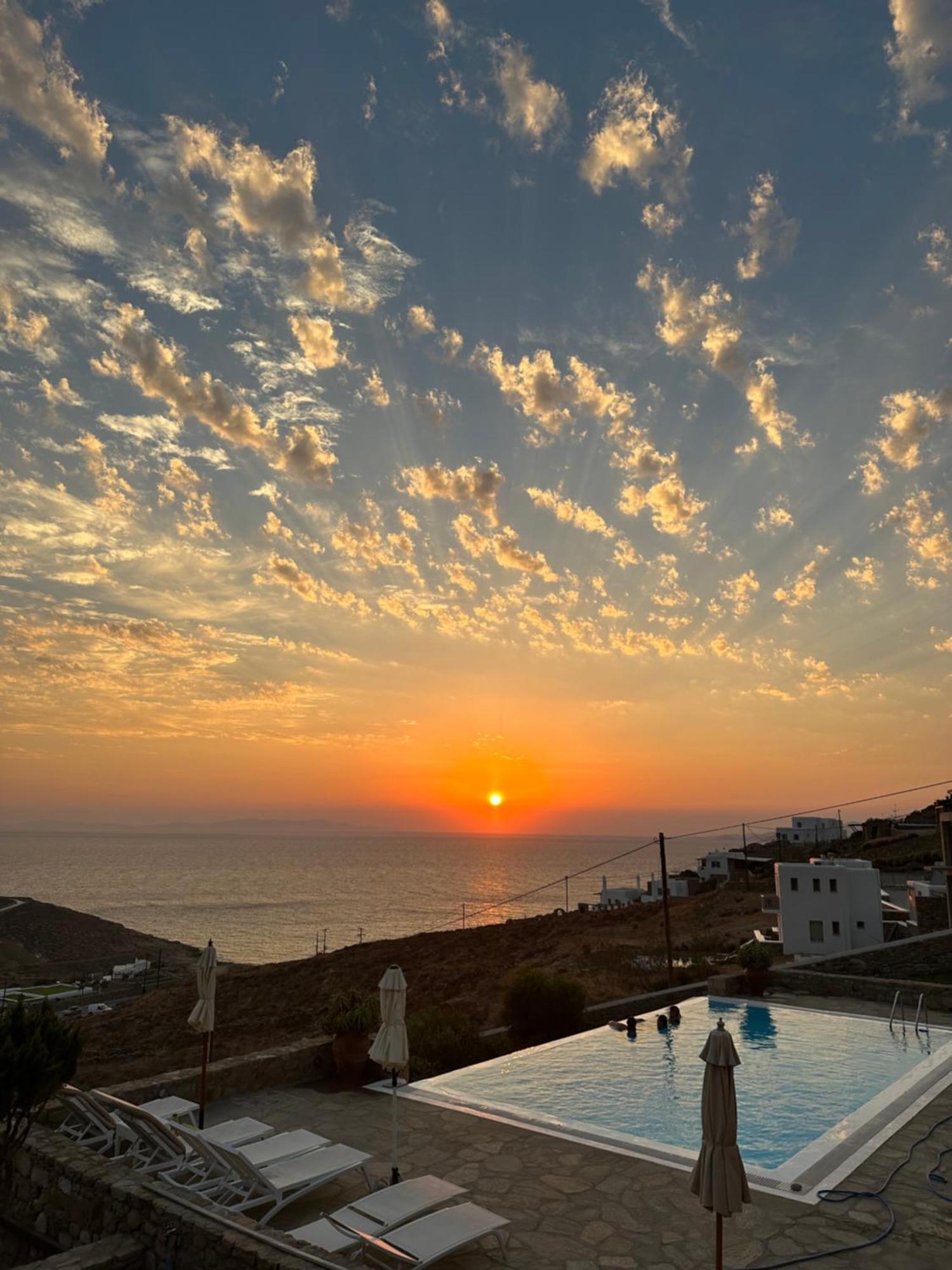 Helios Max * Mykonos Town