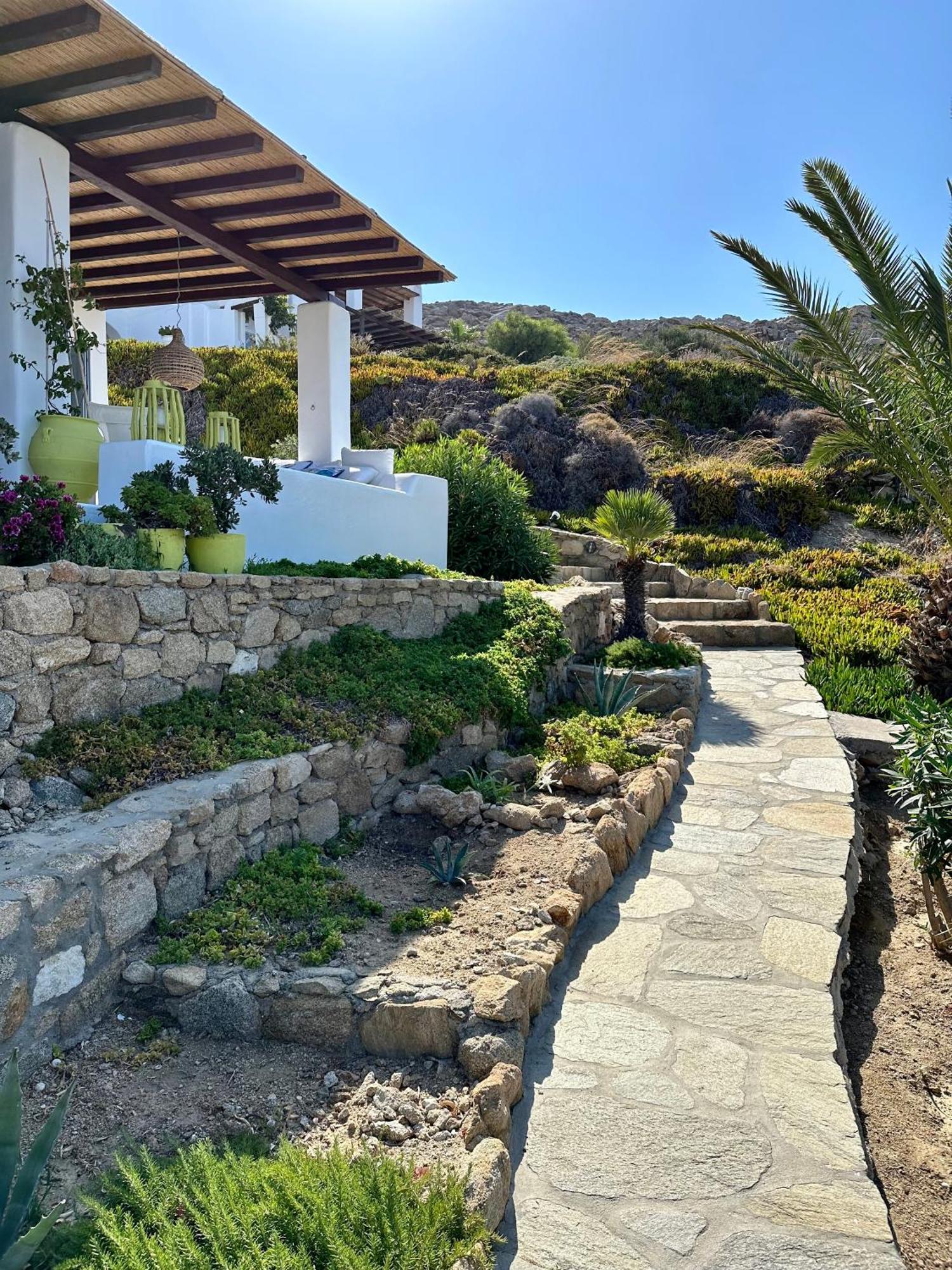 Helios Max Villa