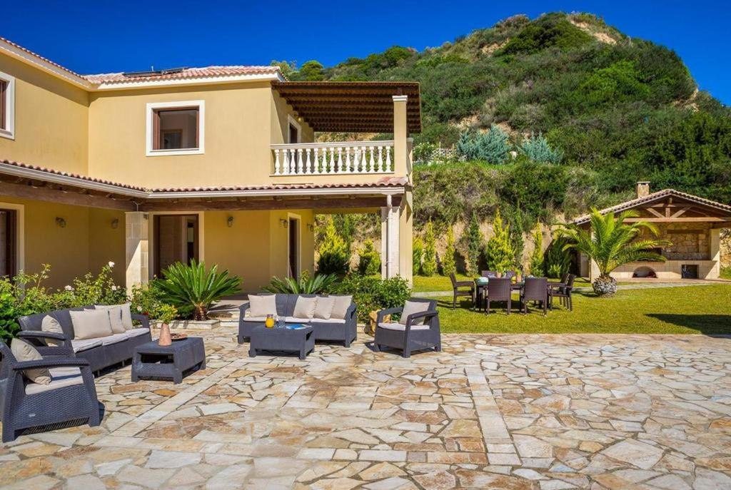 Alexandros Villa