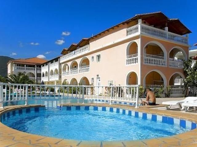Aparthotel Plessas Palace 3*