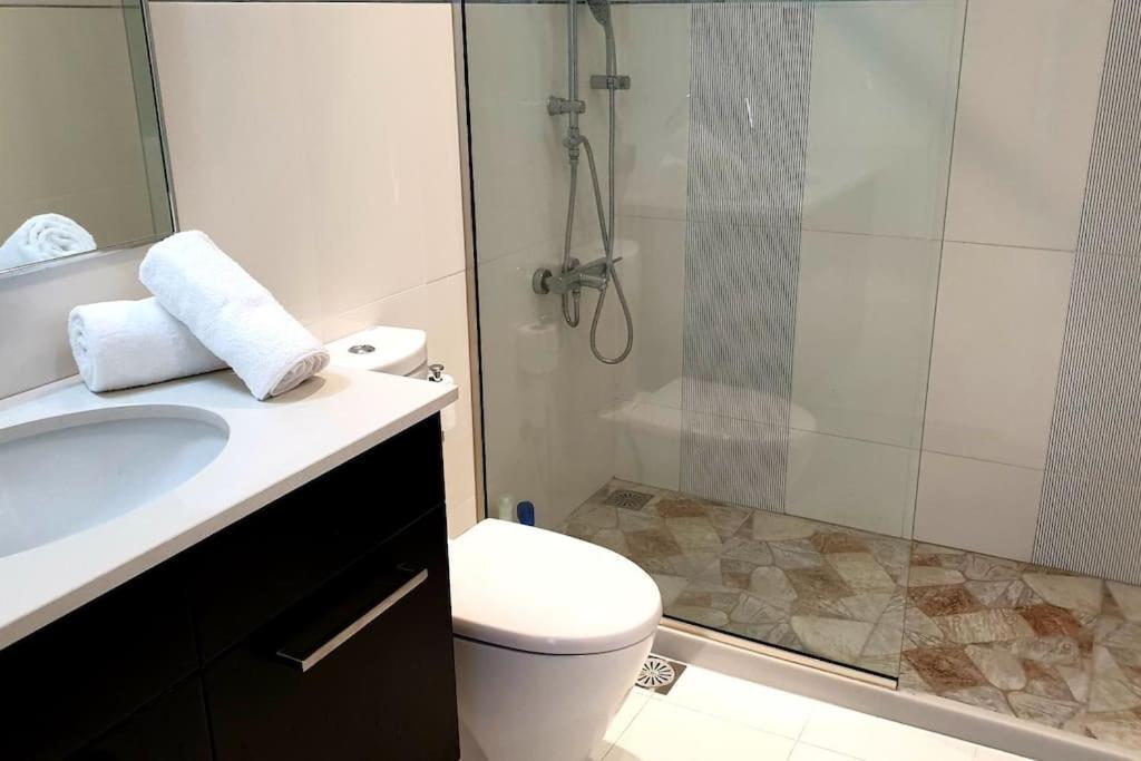 Luxurious Flat With Sea View & Private Apartment *