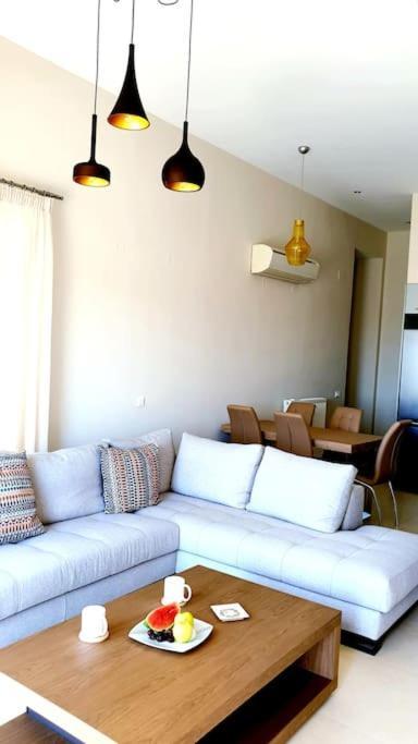Apartment Luxurious Flat With Sea View & Private