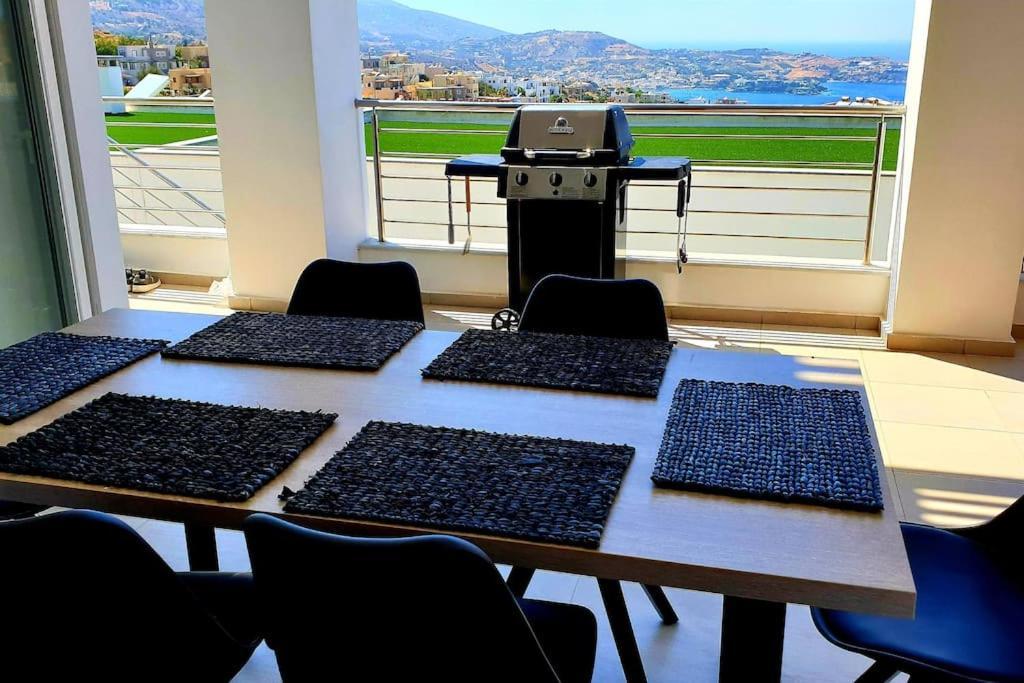 Apartment Luxurious Flat With Sea View & Private *