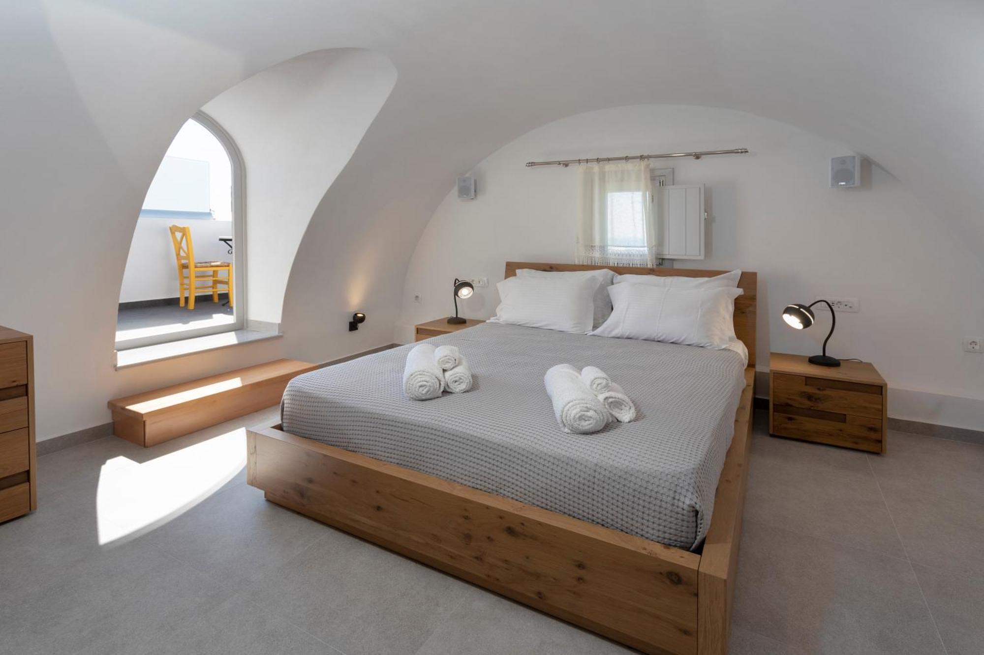 Grey Dome Santorini Villa Emporio (Santorini)