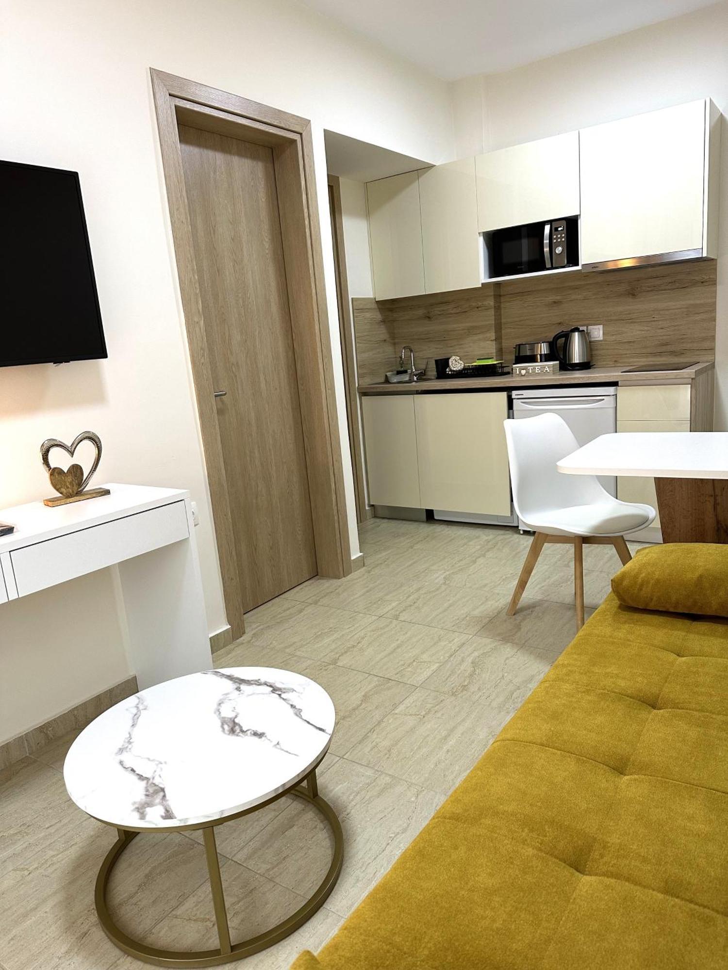 Navarino Luxe Aparthotel *