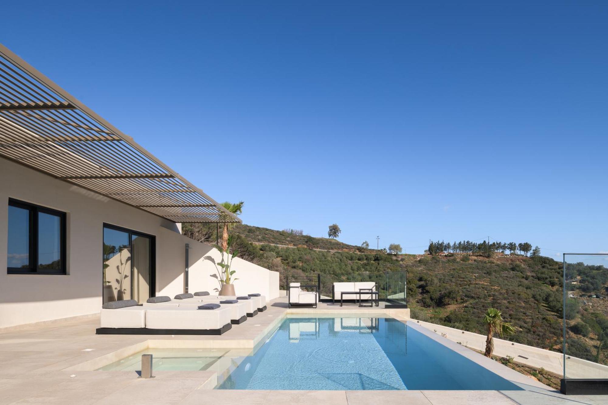 Cueva Villas, With Pool, Seaviews & Close To Sea, By Thinkvilla Villa