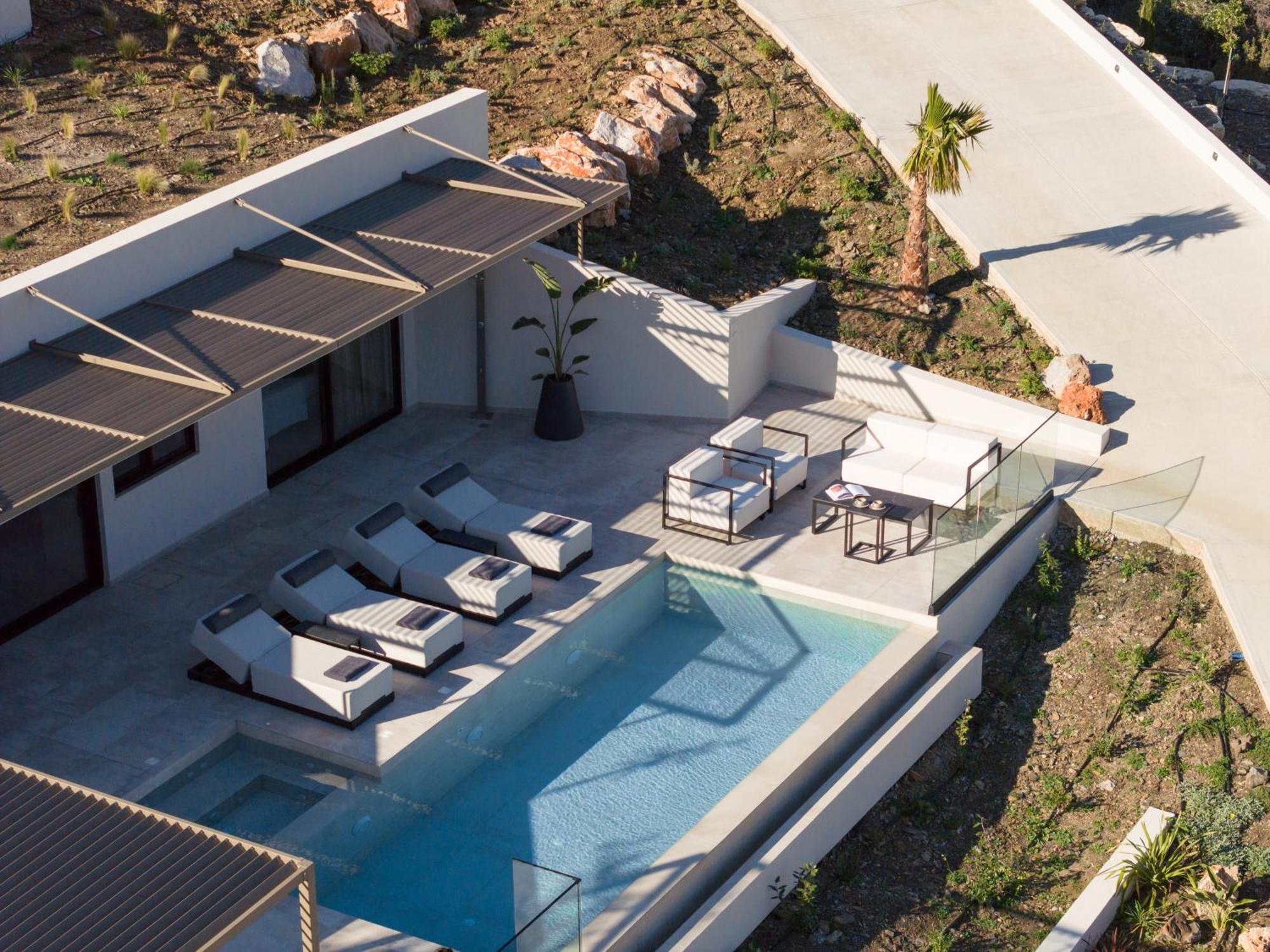 Cueva Villas, With Pool, Seaviews & Close To Sea, By Thinkvilla Villa