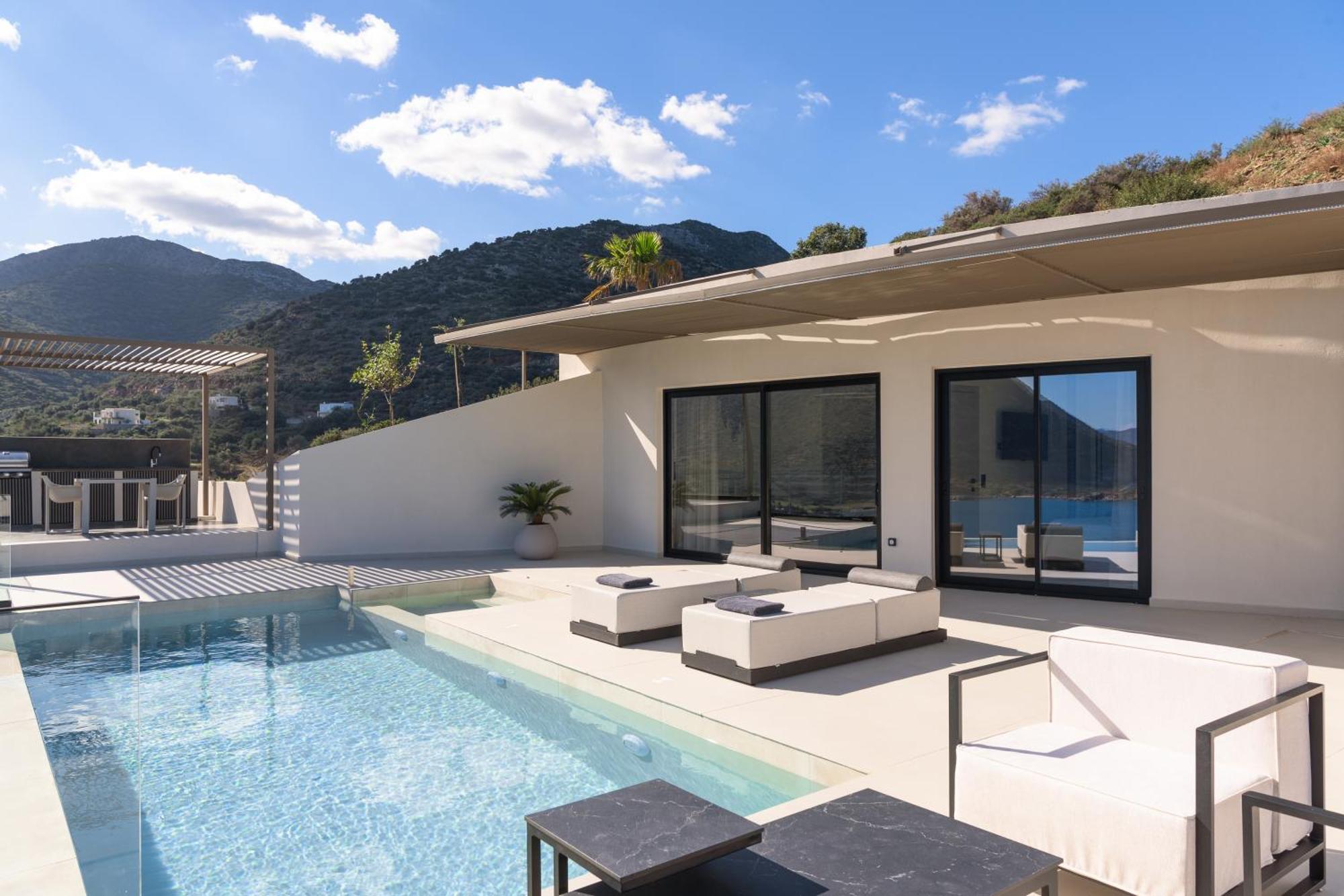 Cueva Villas, With Pool, Seaviews & Close To Sea, By Thinkvilla Villa