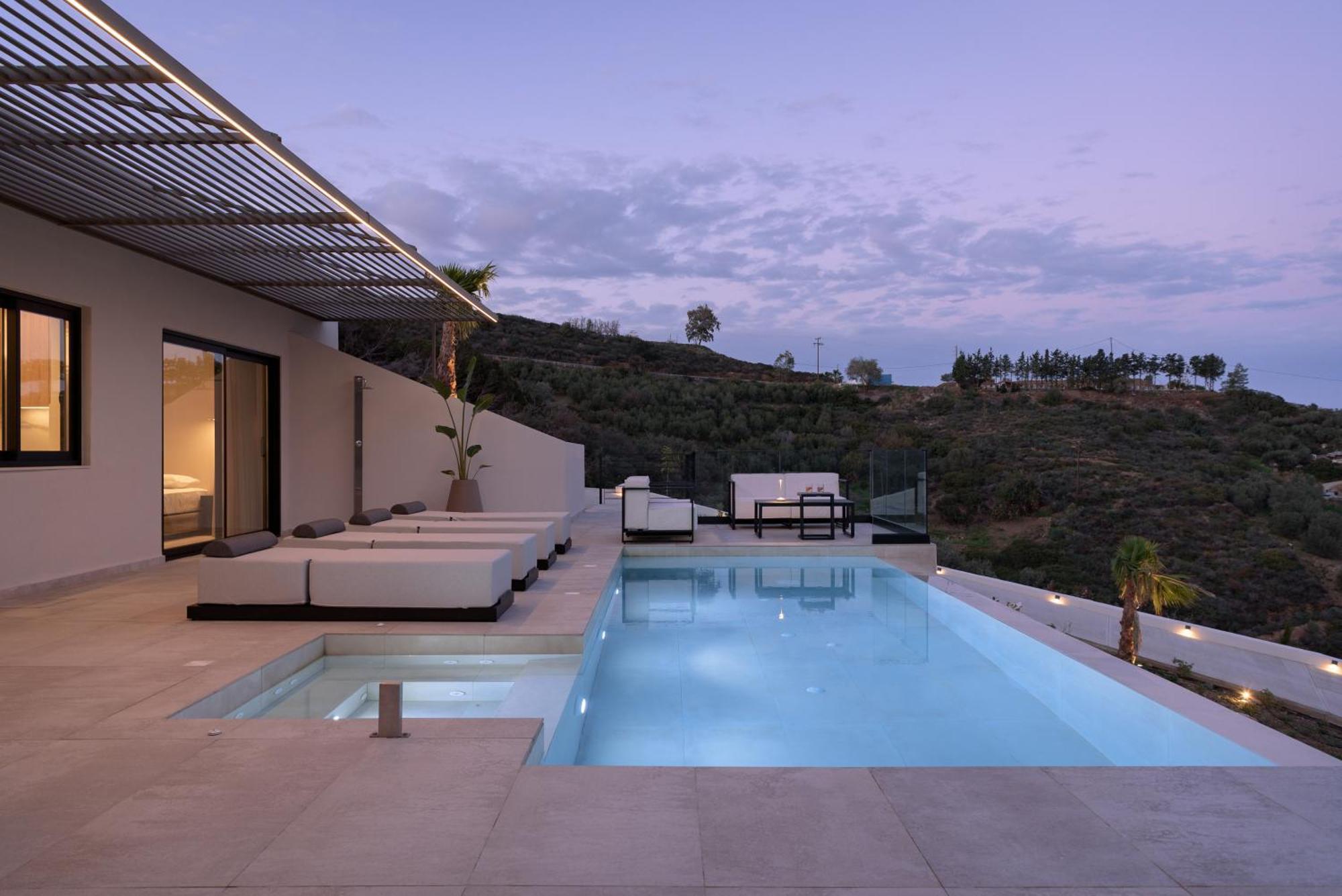 Cueva Villas, With Pool, Seaviews & Close To Sea, By Thinkvilla Bali (Crete)
