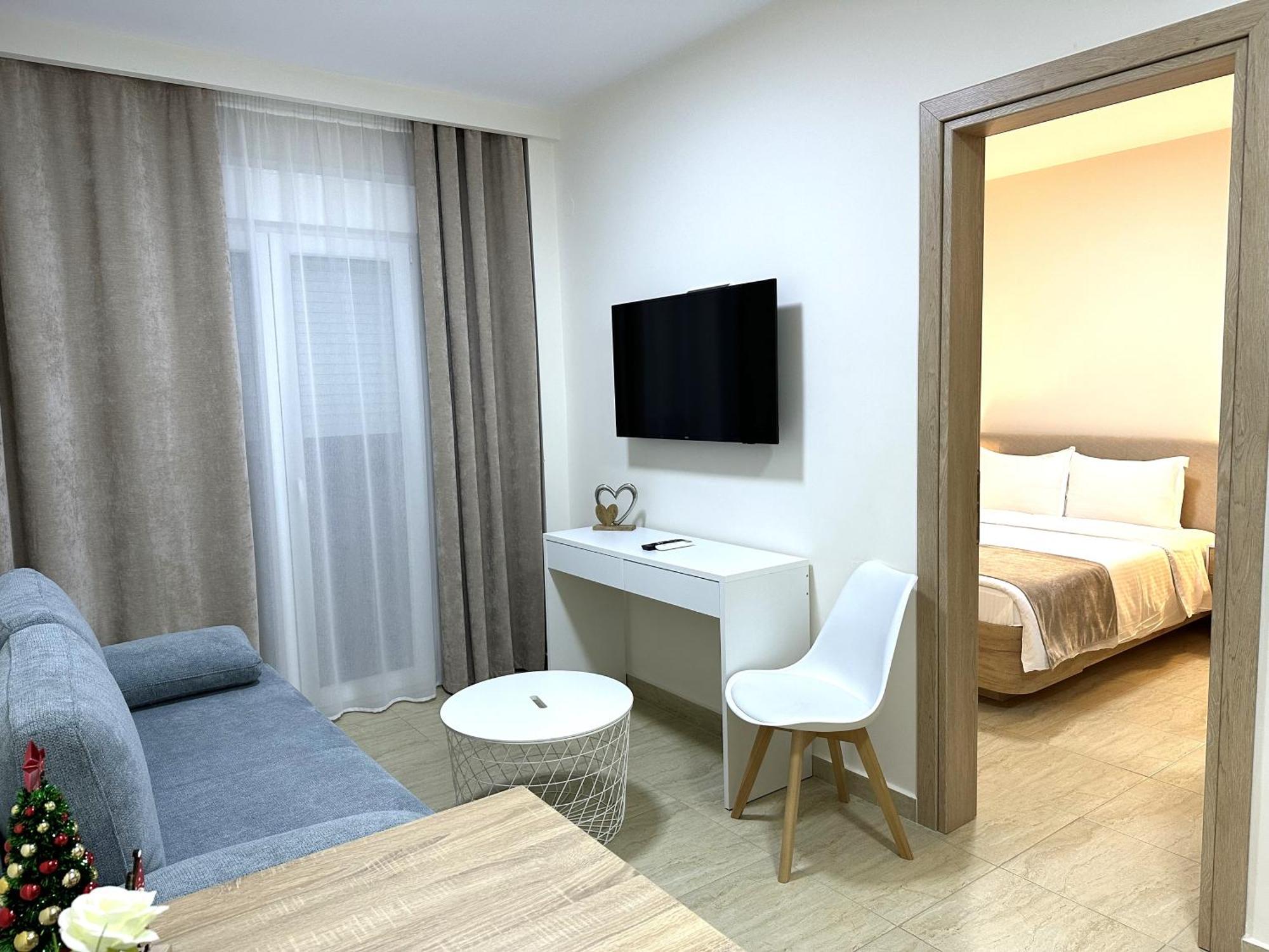 Navarino Luxe *