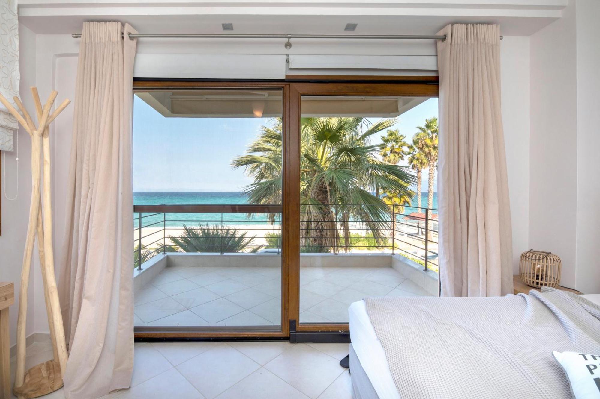 Villa Exceptional Beachfront Blue Cocoon Pefkochori