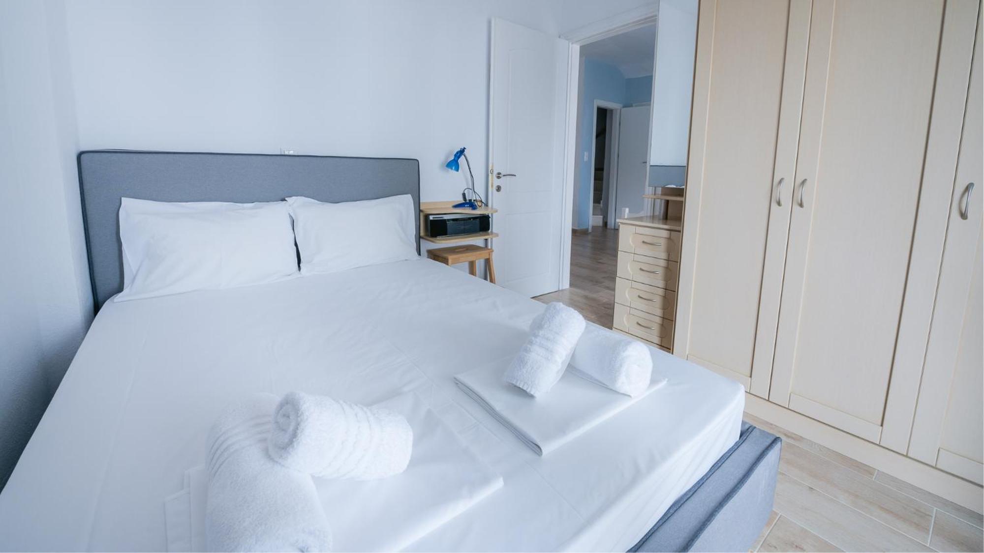 Serenity Front Maisonette, Mola Kalyva