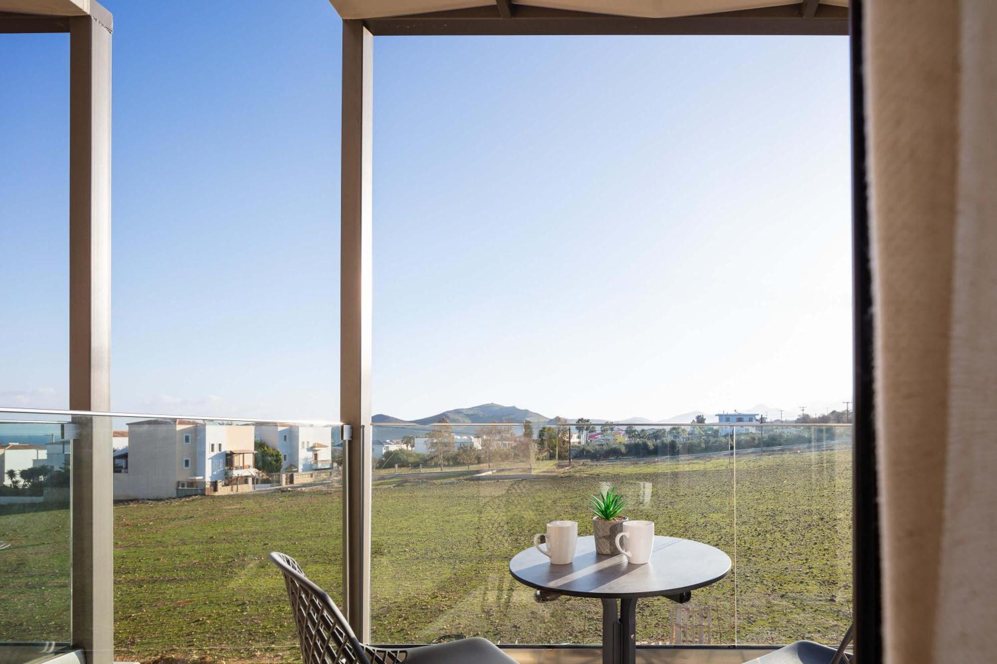Theros Panormos (Crete)