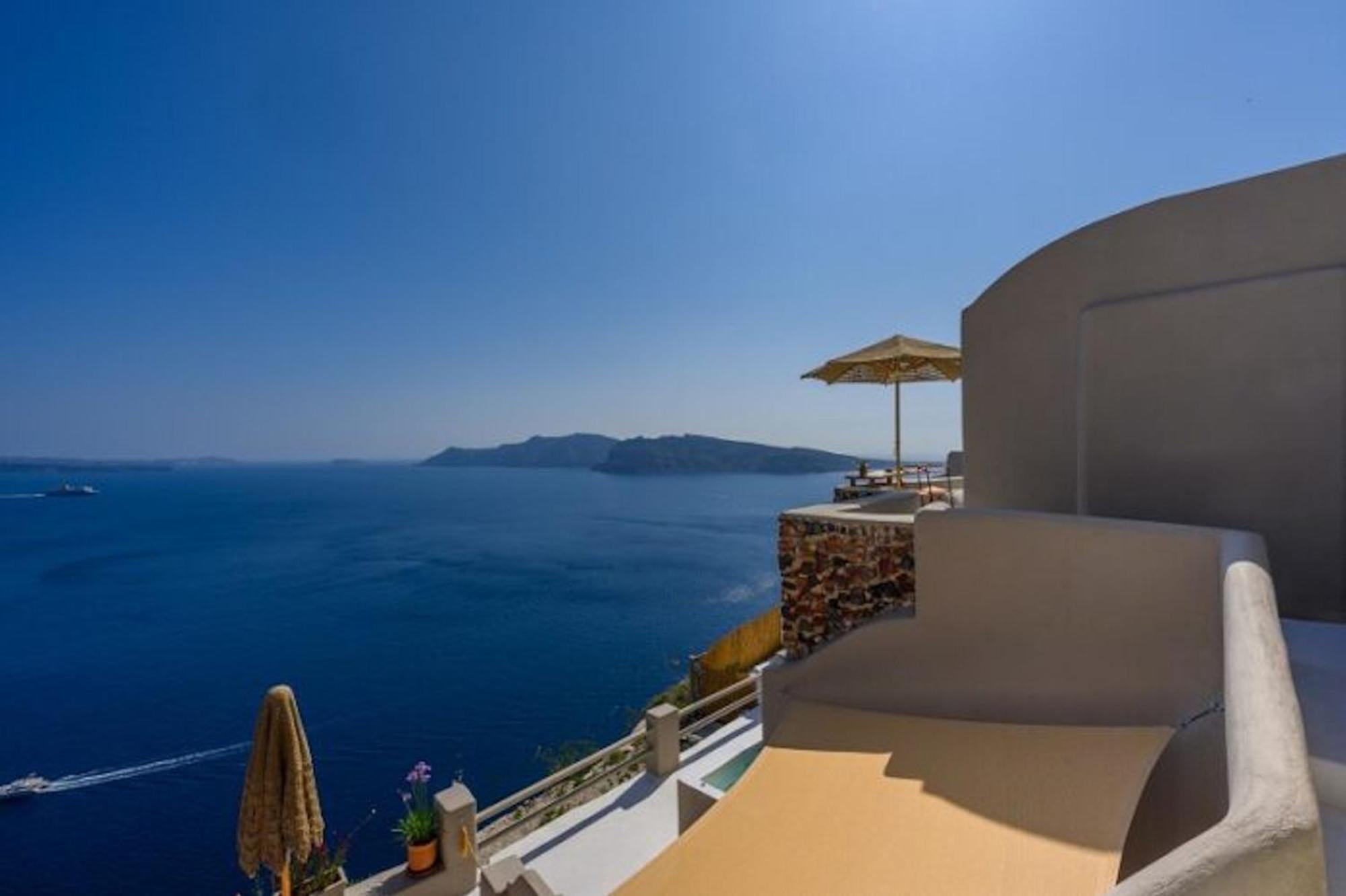 Villa Beautiful Santorini Villa 1 Bedroom Villa Blissful Retreat Breathtaking Caldera Sea Views Outdoor Hot Tub Oia *