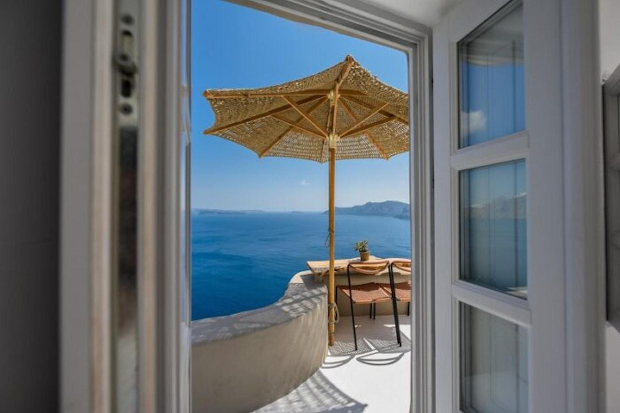 Villa Beautiful Santorini Villa 1 Bedroom Villa Blissful Retreat Breathtaking Caldera Sea Views Outdoor Hot Tub Oia *