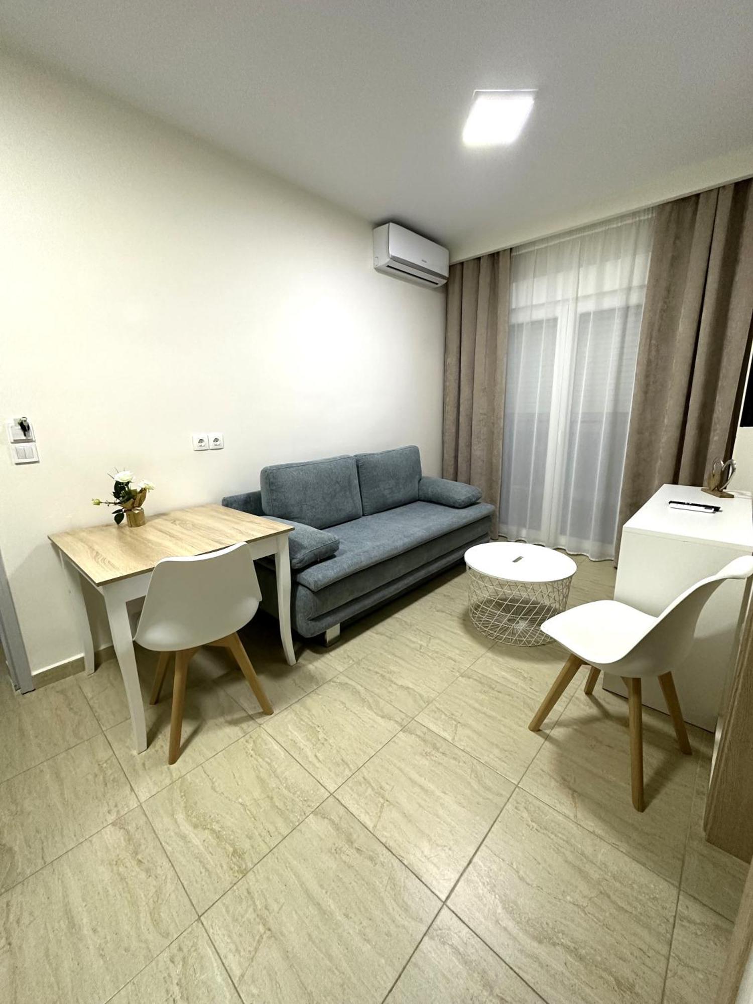 Navarino Luxe Aparthotel