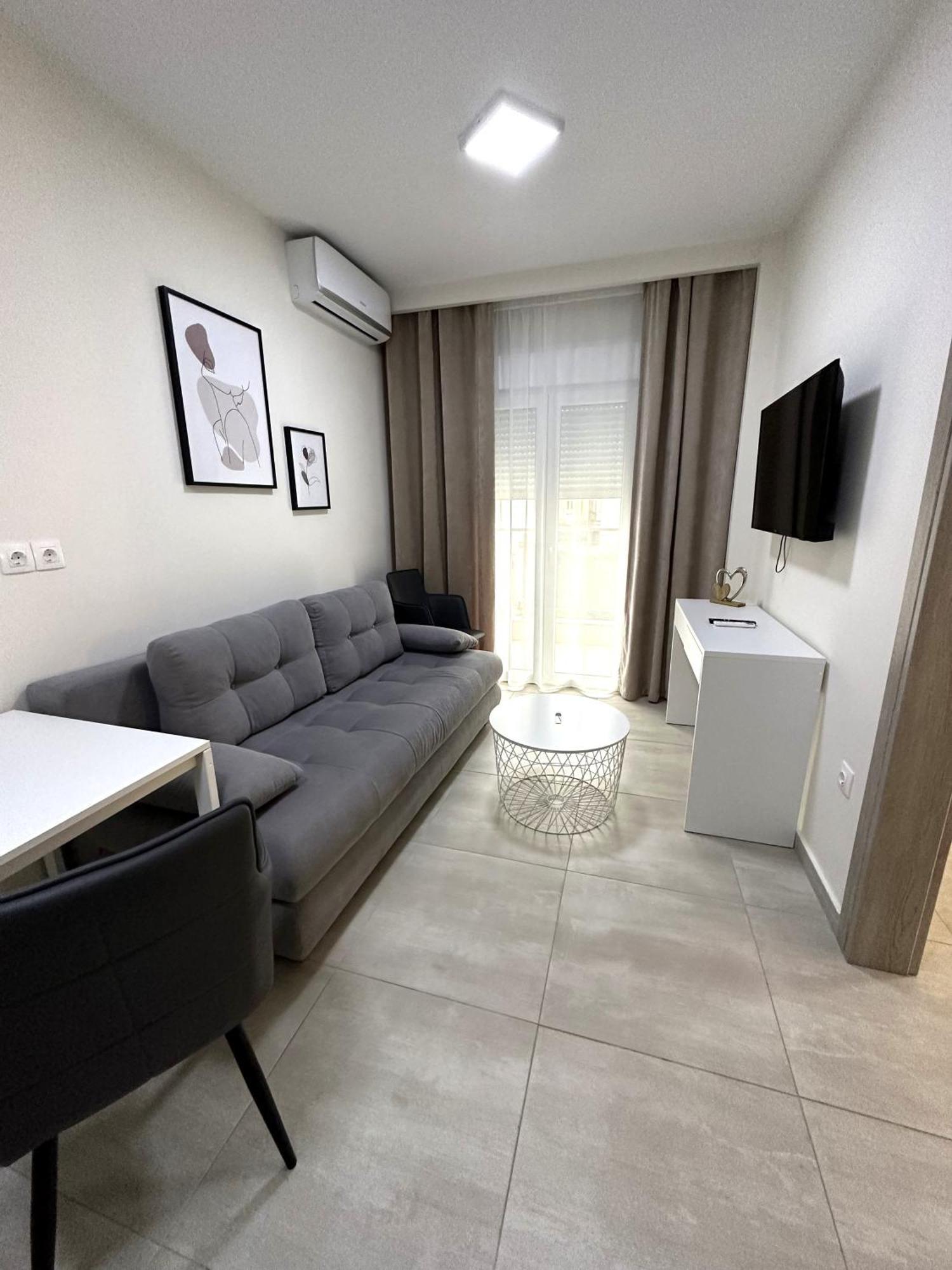 Aparthotel Navarino Luxe *