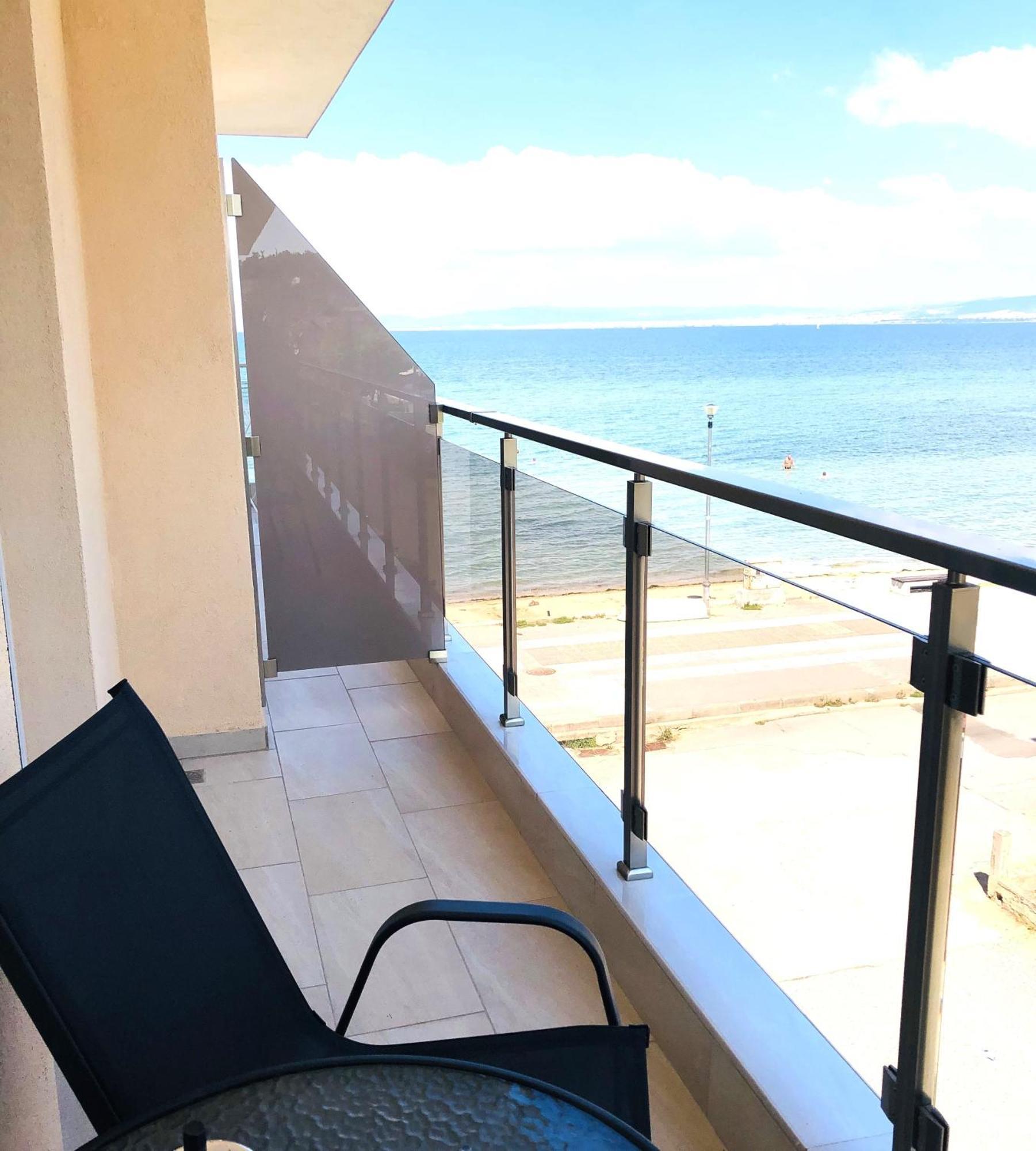 Navarino Luxe Aparthotel