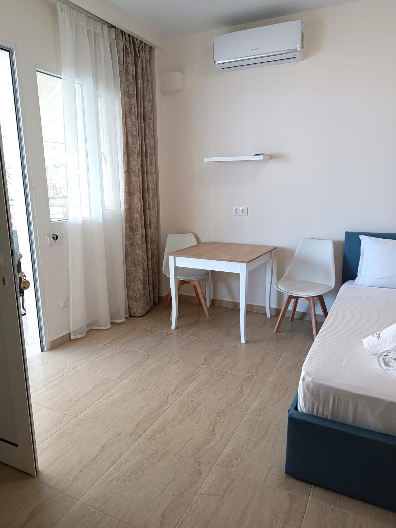 Aparthotel Navarino Luxe *