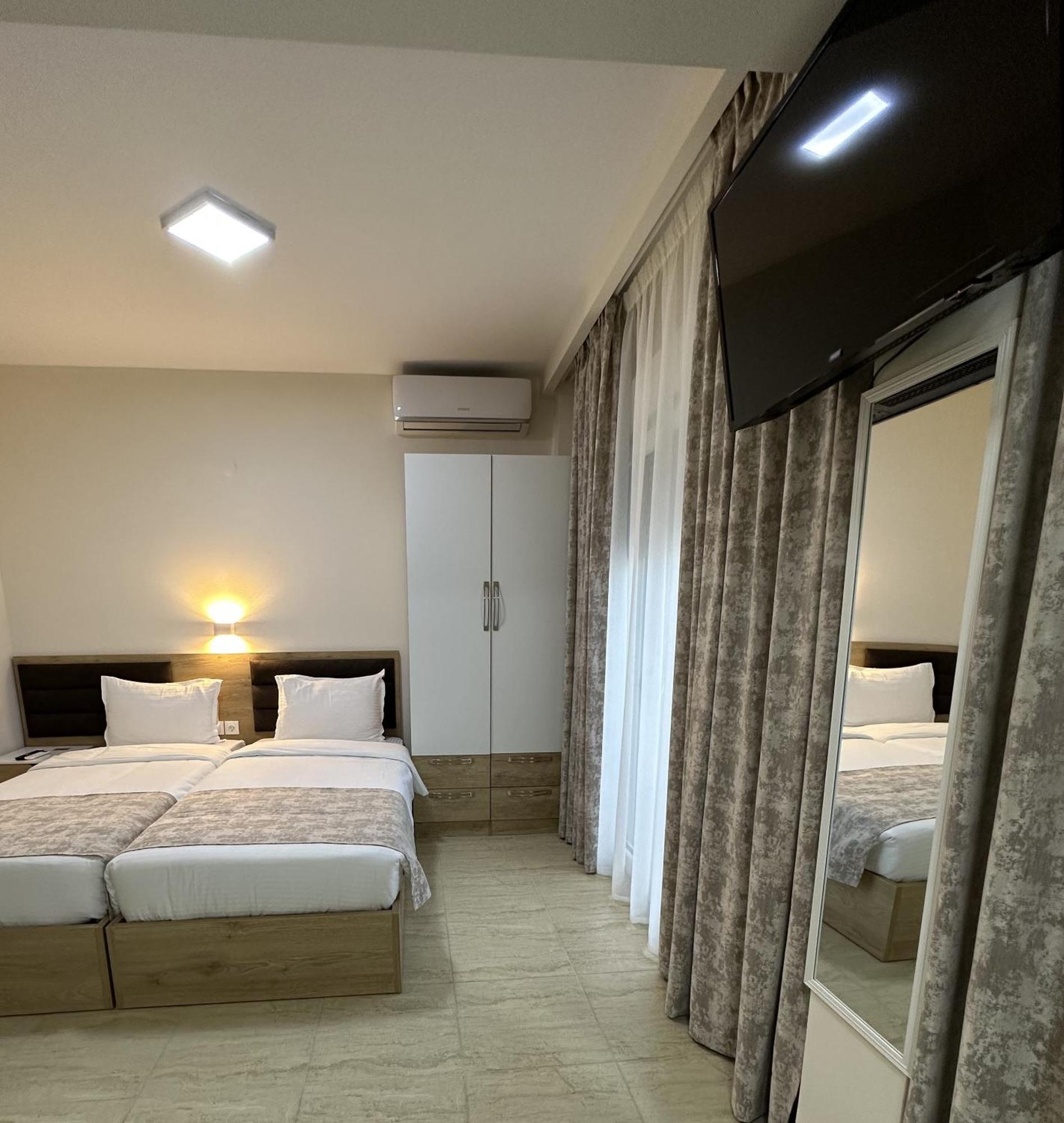 Navarino Luxe