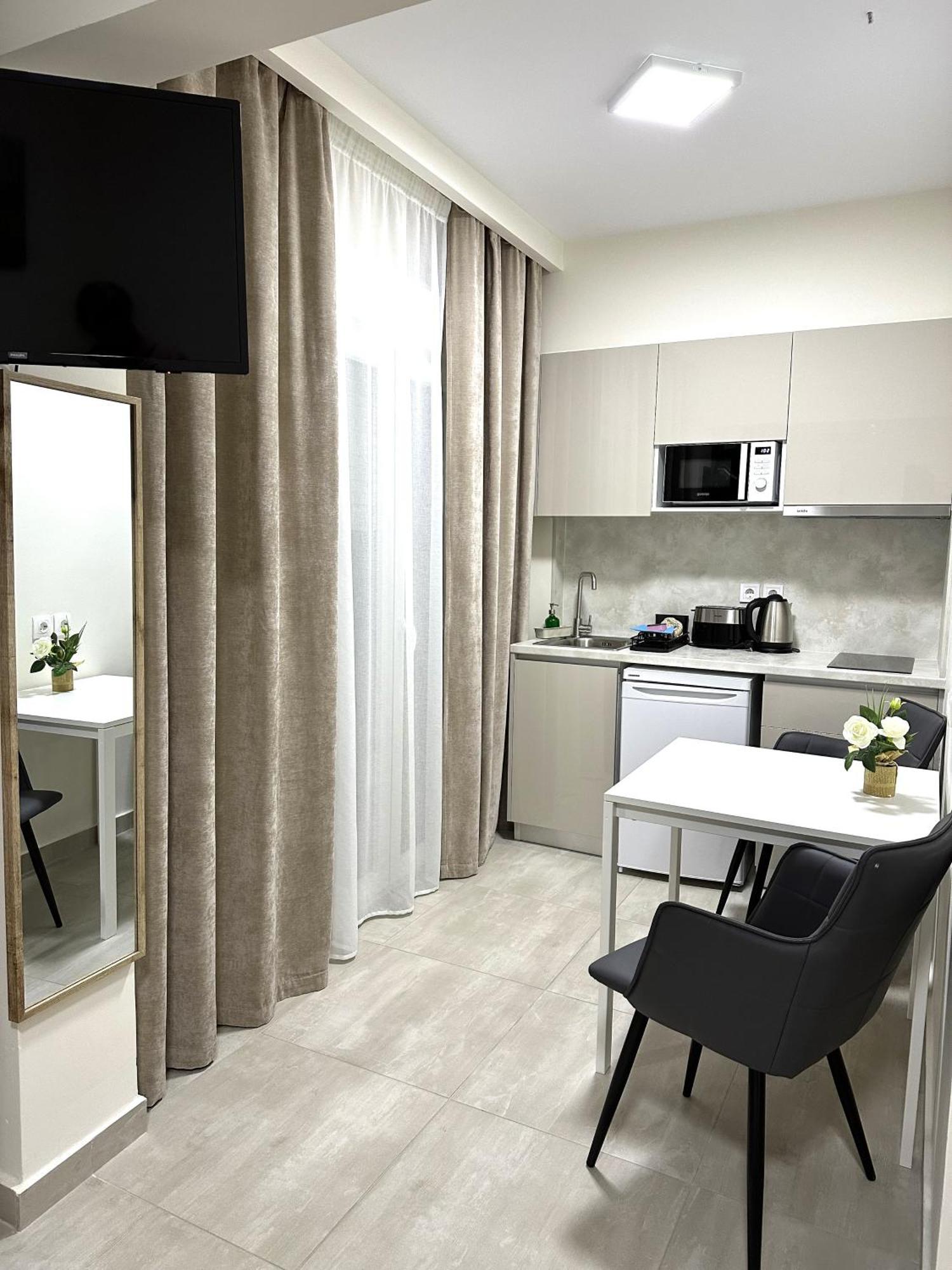 Navarino Luxe Aparthotel *