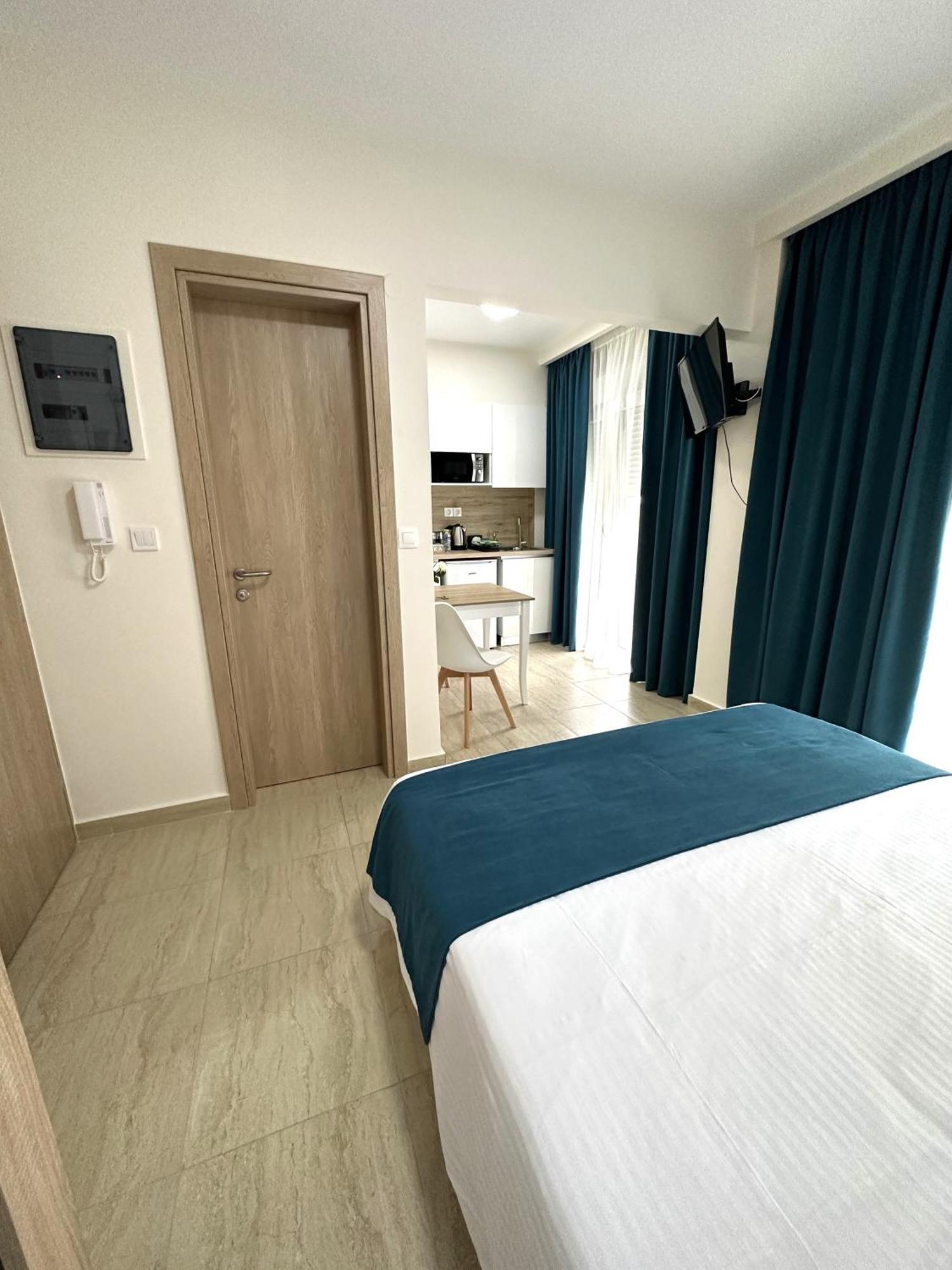 Navarino Luxe Aparthotel Peraia (Thessaloniki)
