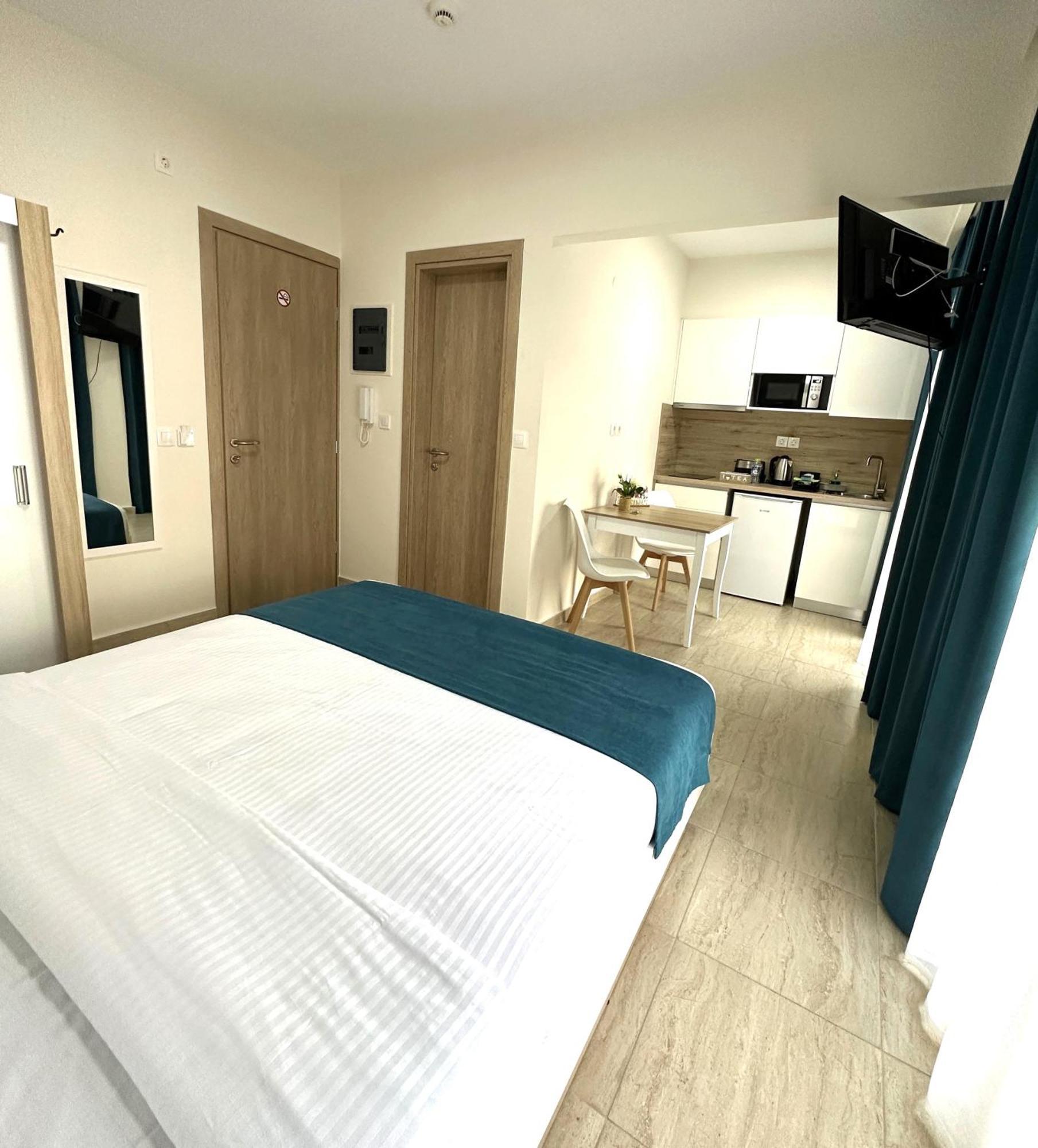 Navarino Luxe