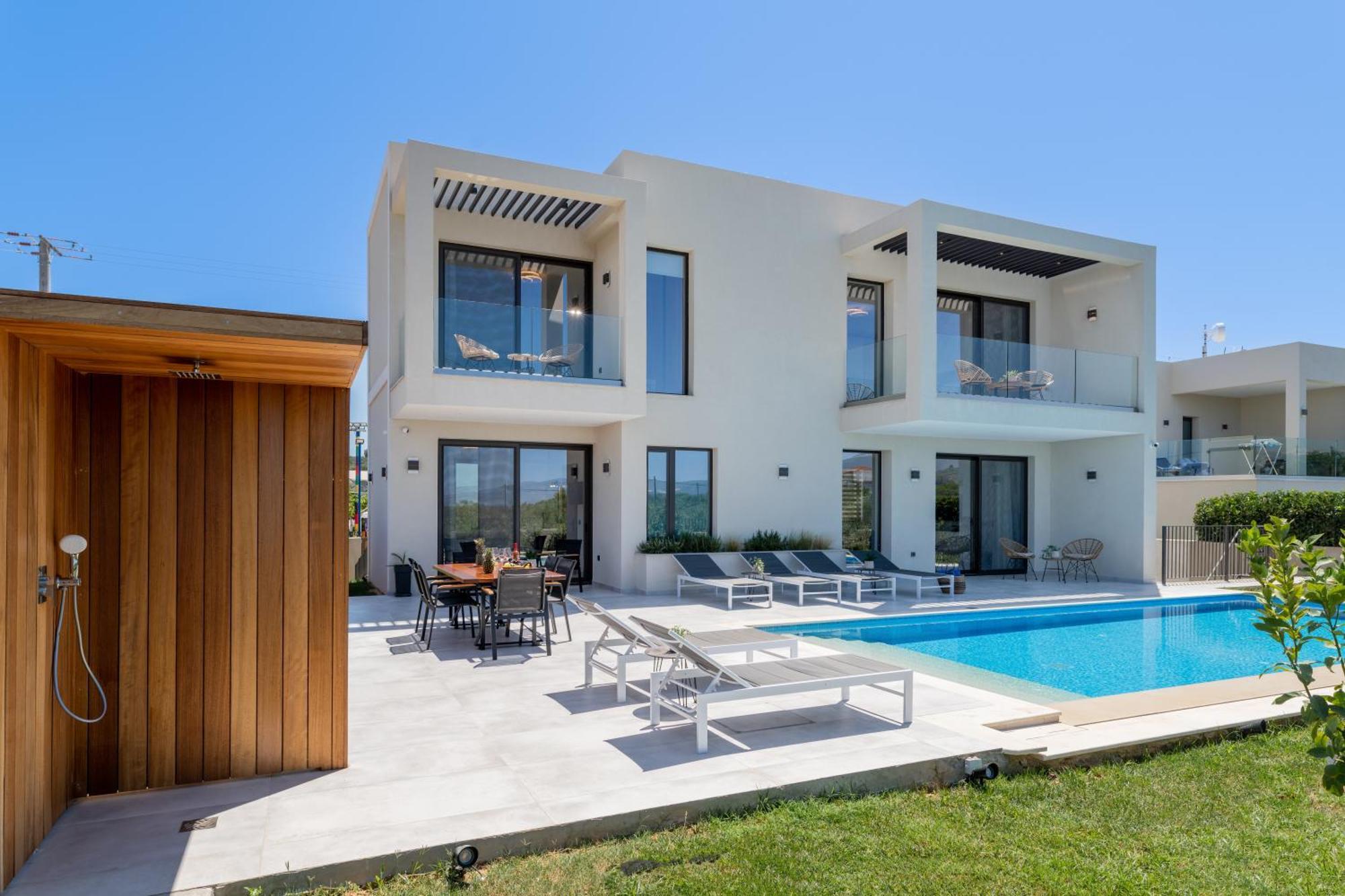 Akea Villa *