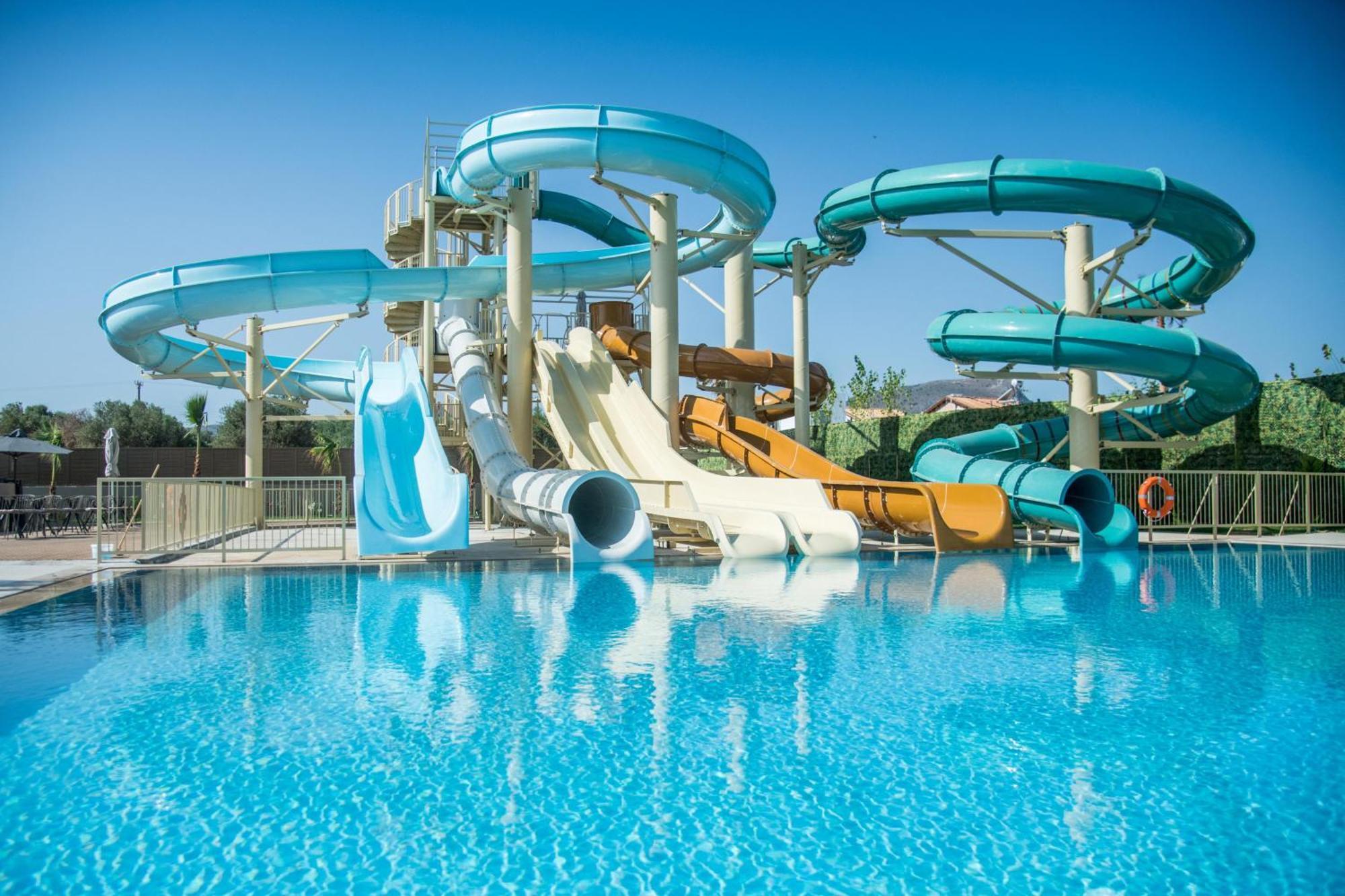 Senseana Sea Side & Aquadventure Hotel