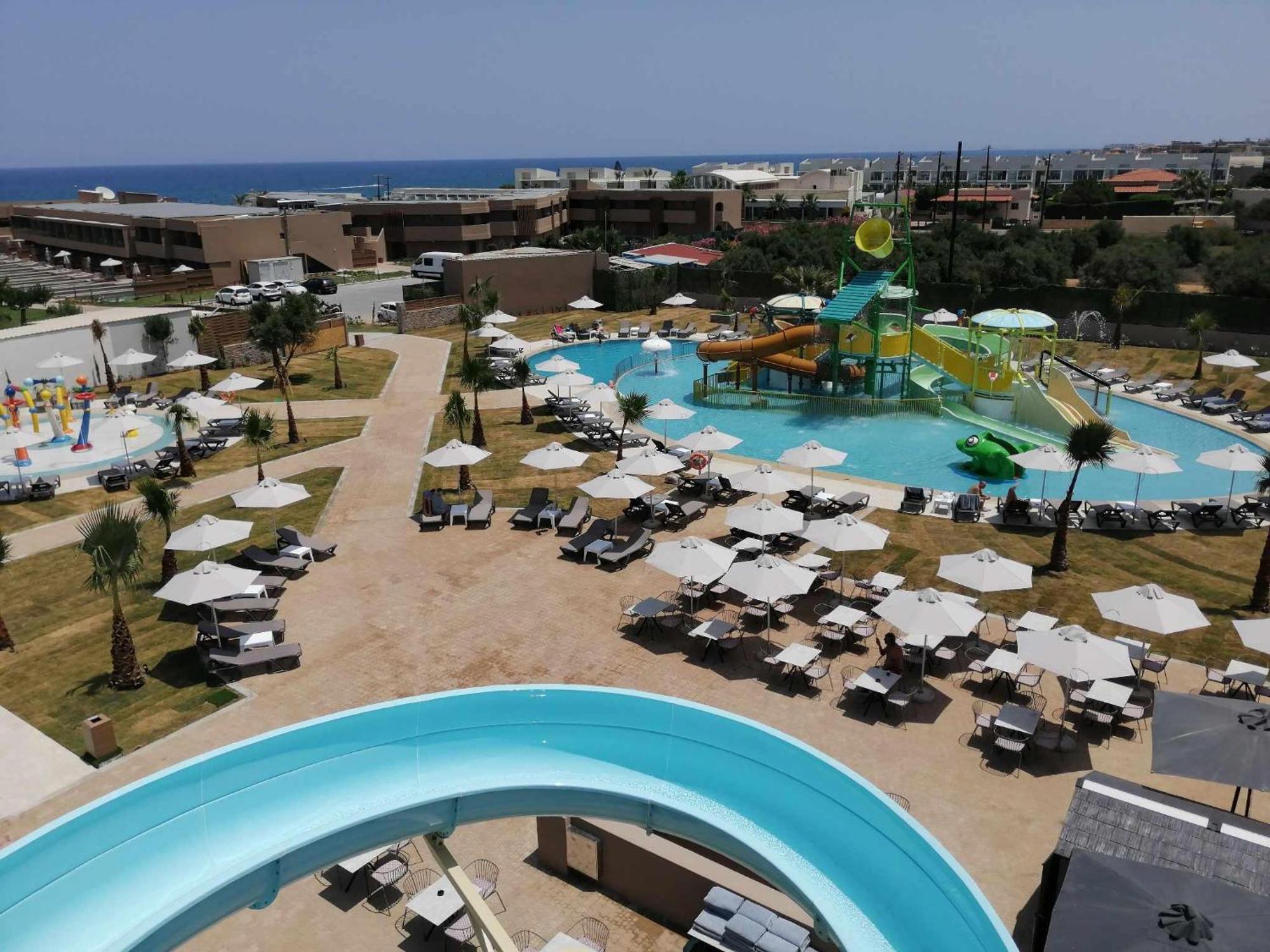 Senseana Sea Side & Aquadventure Hotel 5*