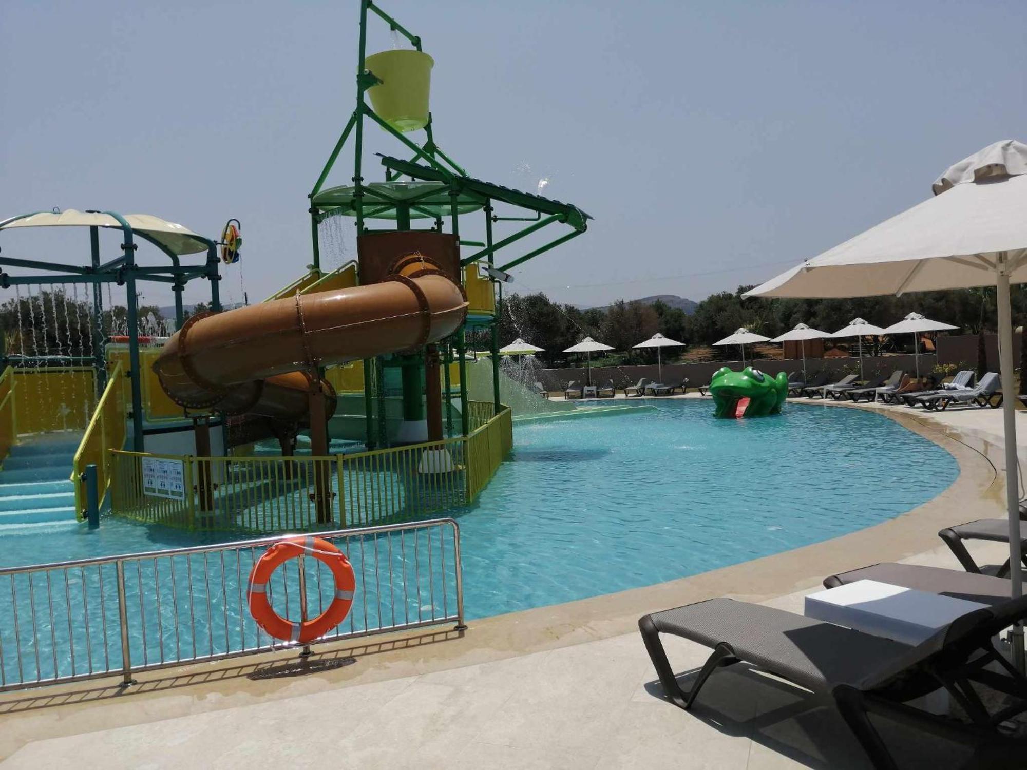 Senseana Sea Side & Aquadventure 5*